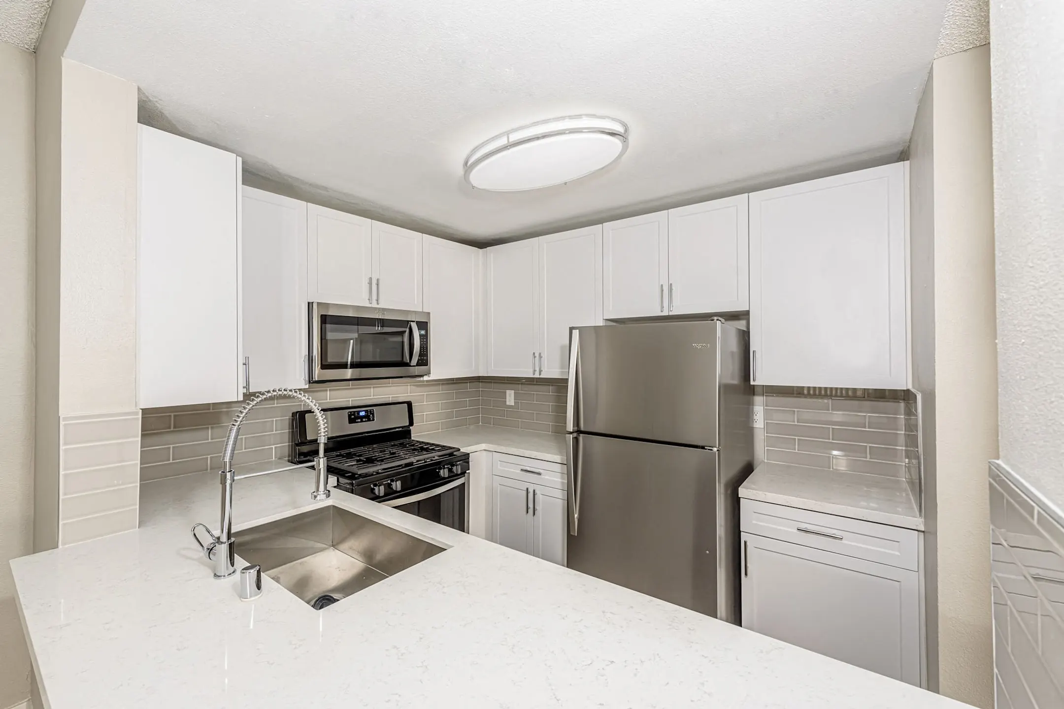Kitchen - Indie Glendale Collection - Glendale, CA