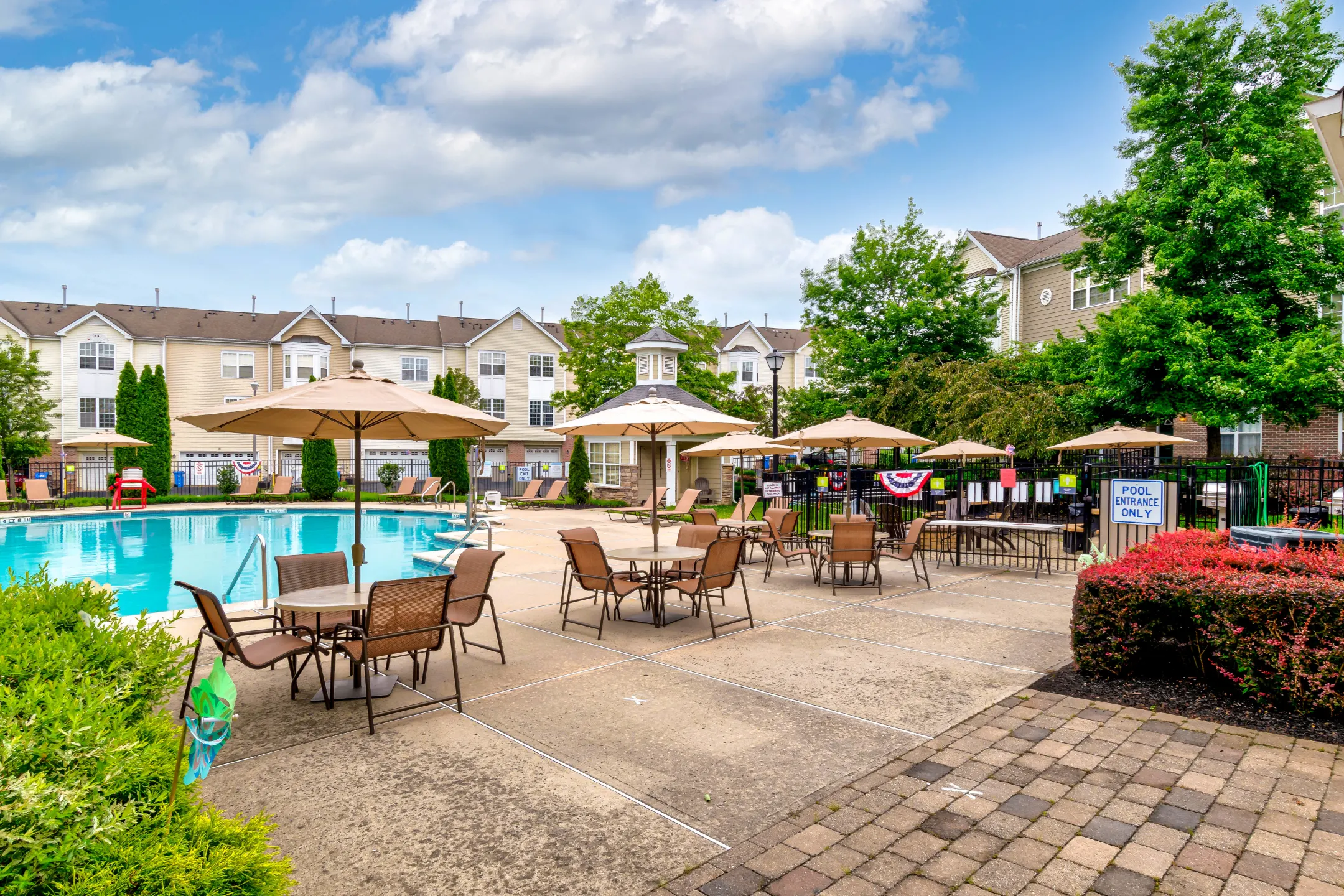 Camelot at La Mer I & II 20 Pointe Of Woods Dr N Parlin, NJ