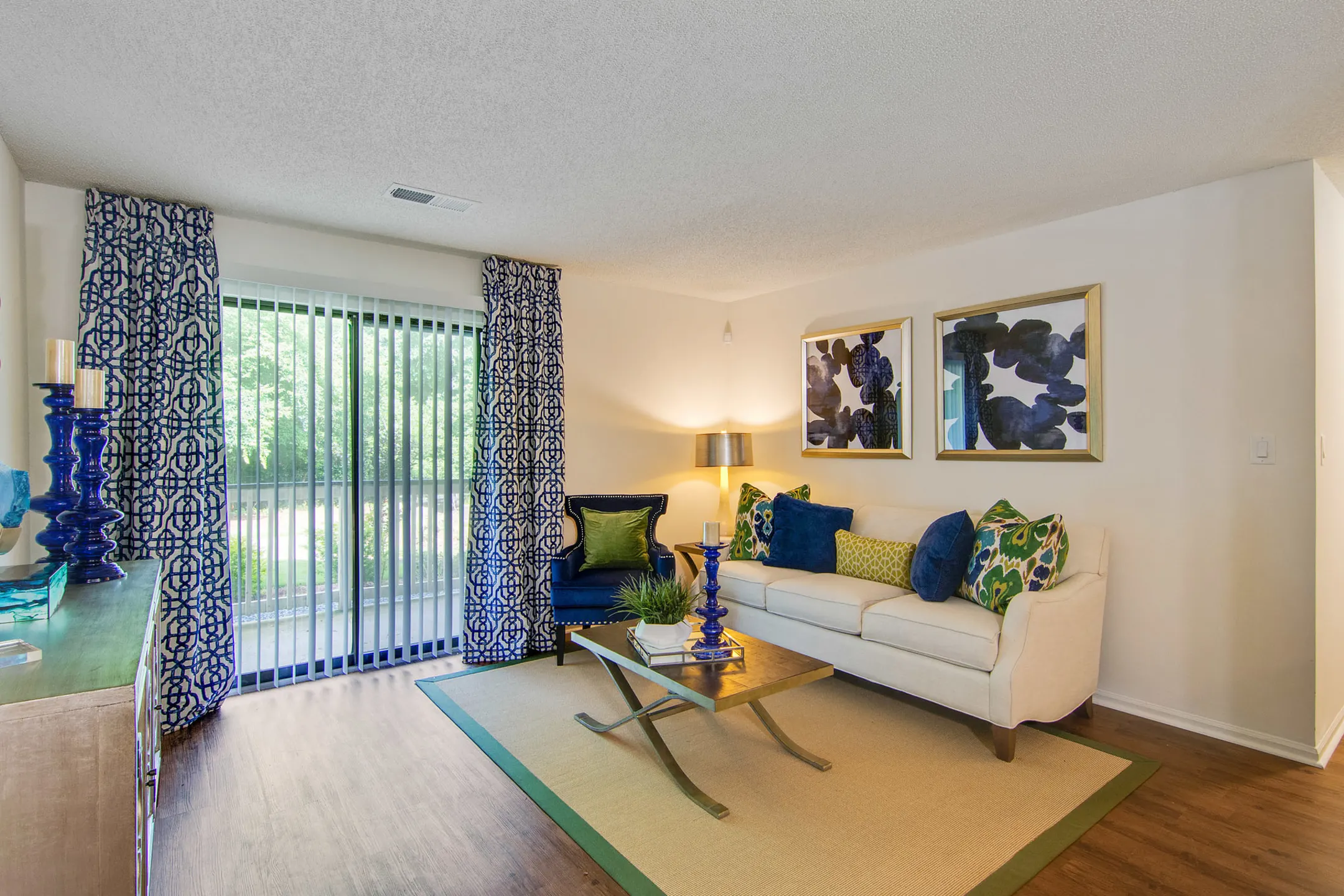 Living Room - Grove Parkview Apartment Homes - Stone Mountain, GA