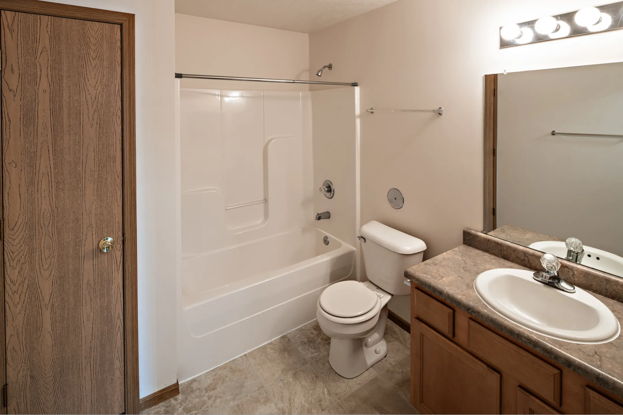 Bathroom - Highland Meadows - Bellevue, NE