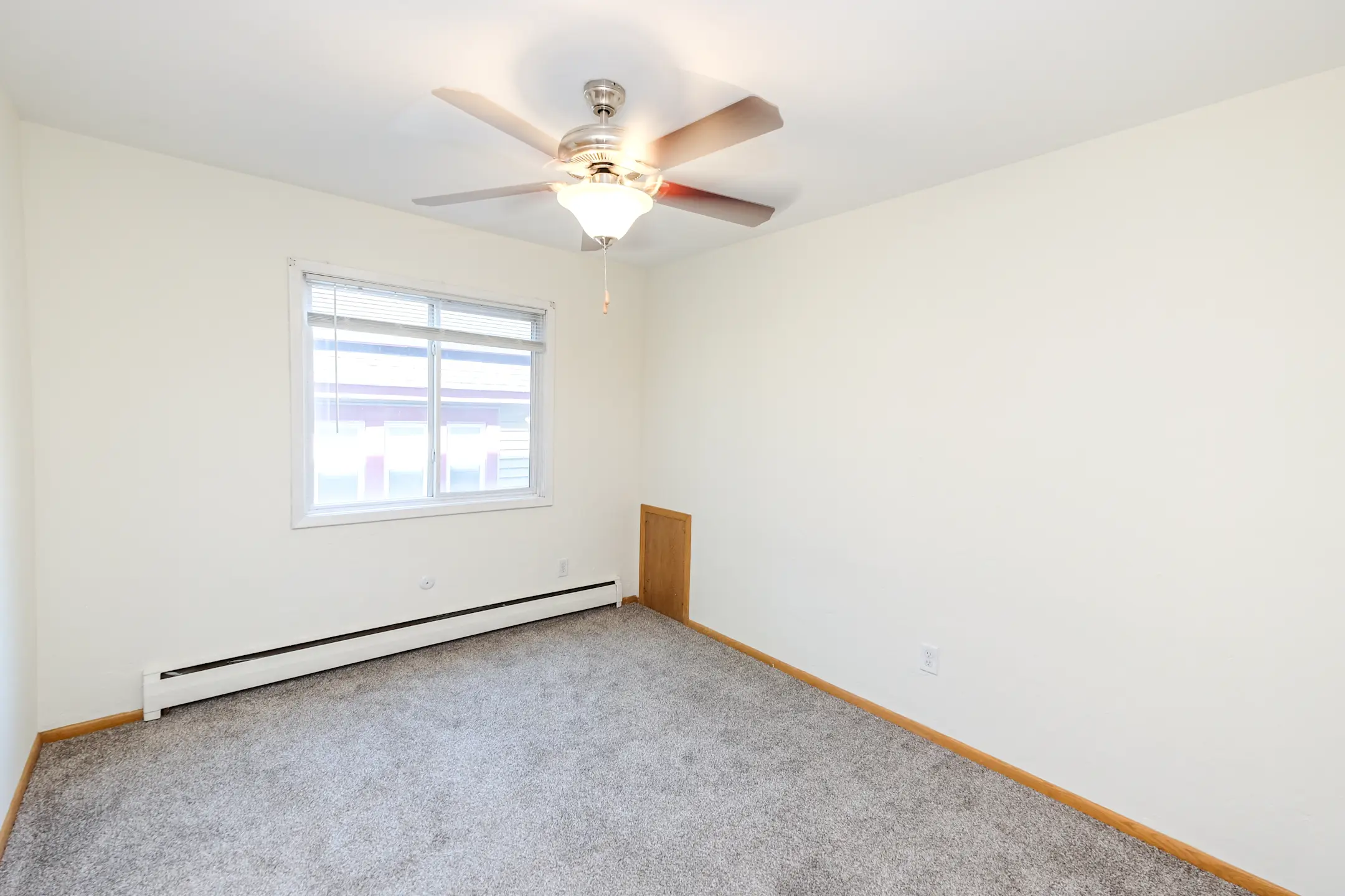 Bedroom - Grand Apartments - Saint Paul, MN