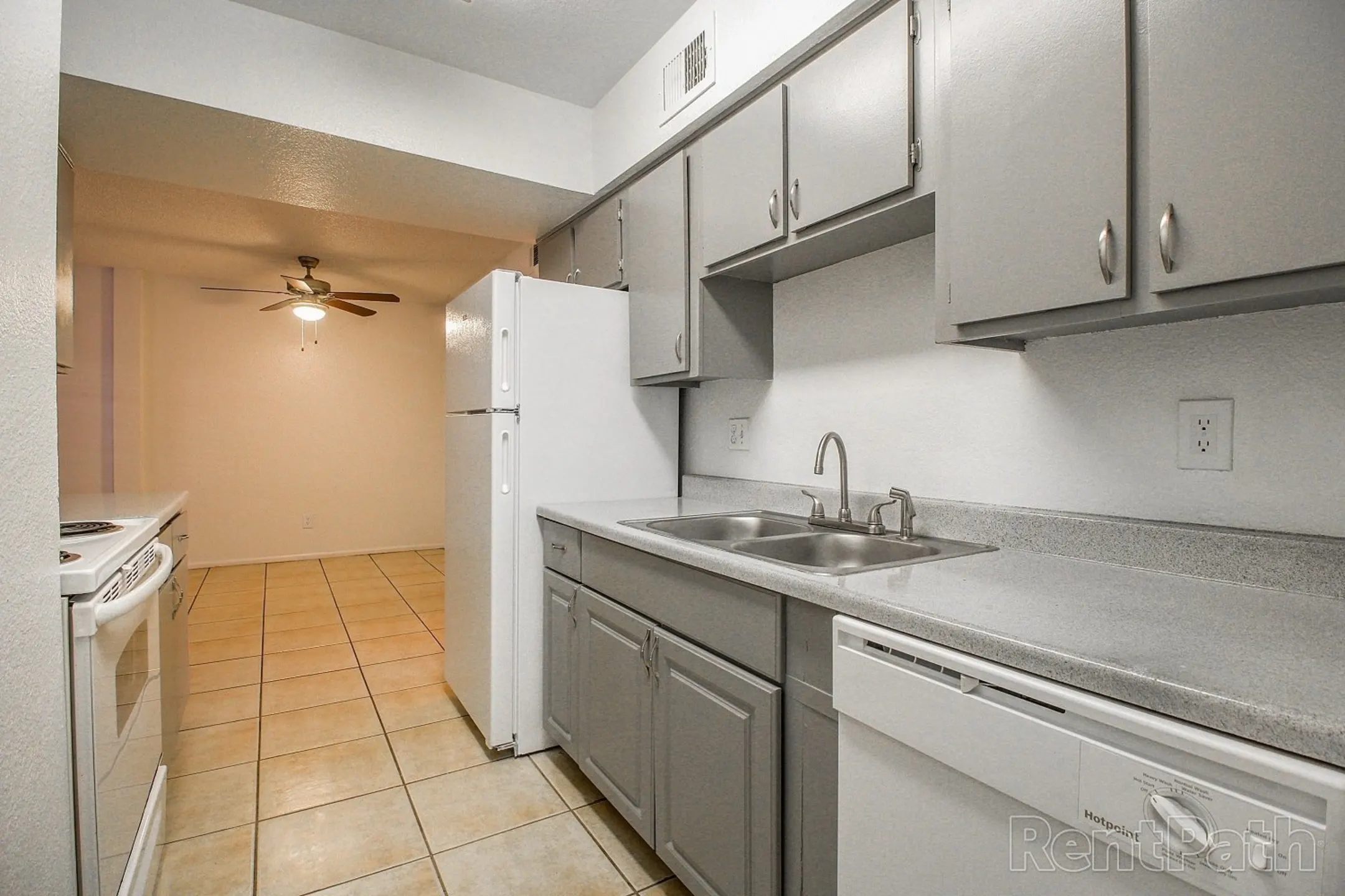 Kitchen - New Horizons Apartments - Phoenix, AZ