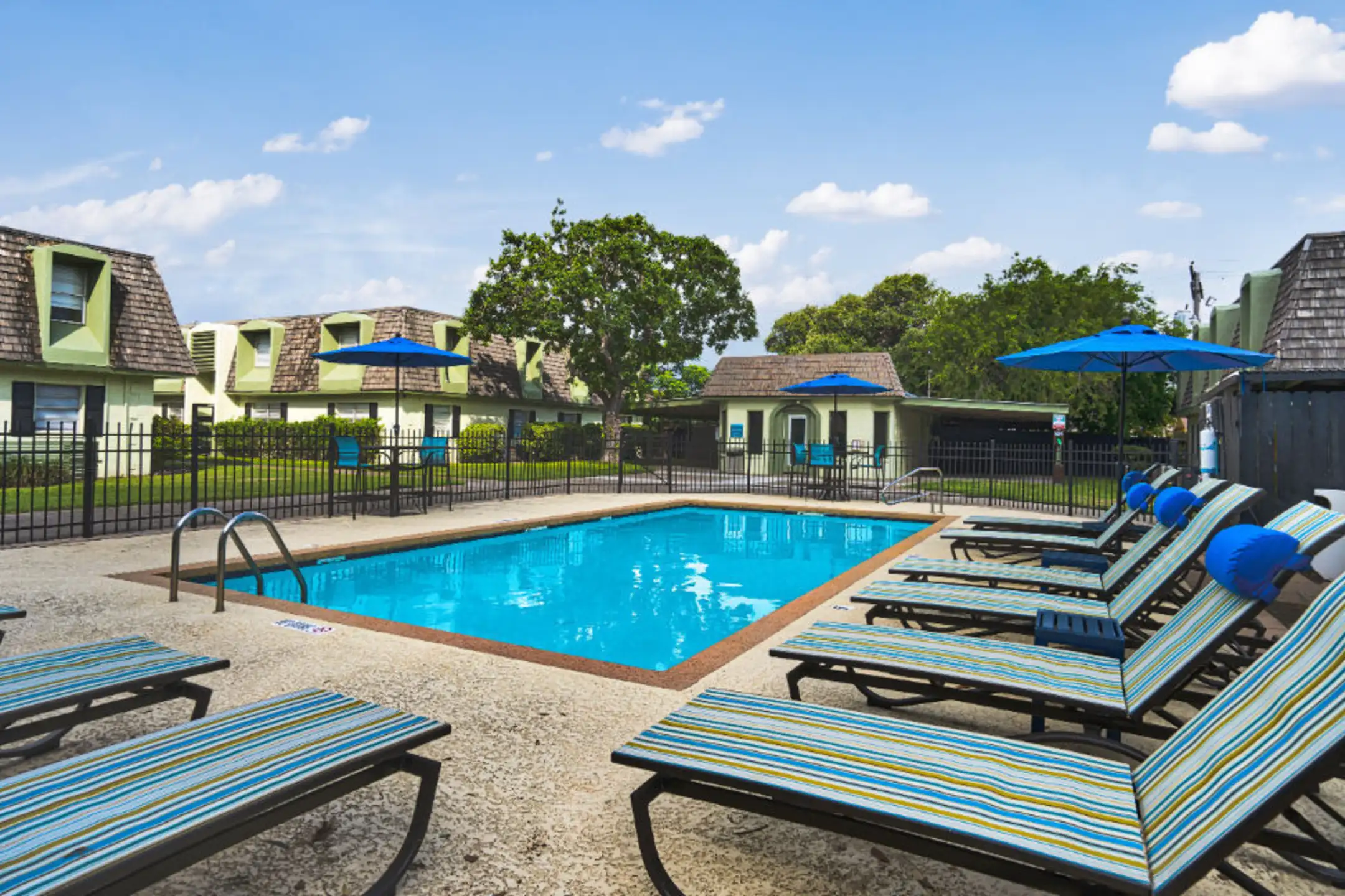Pool - The Palm on SPID - Corpus Christi, TX