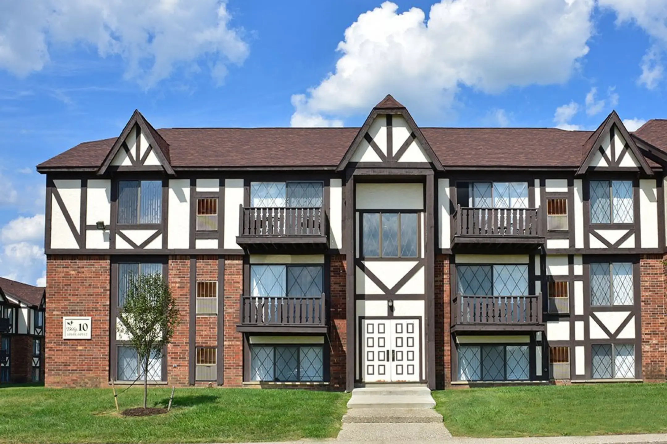 Charter Oaks Apartments Townhomes Davison, MI 48423