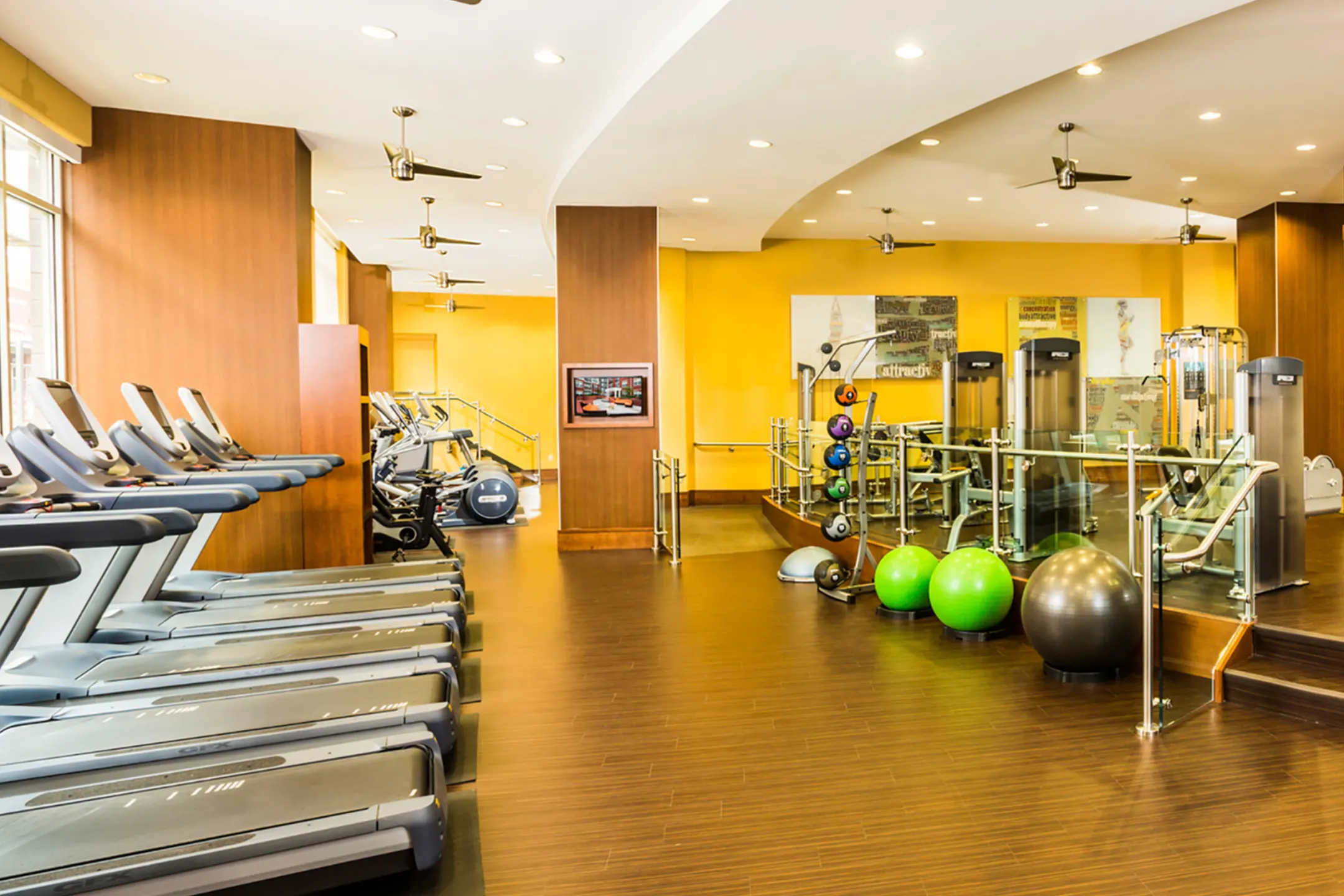 The Point at Dunn Loring 2677 Avenir Pl Vienna, VA Apartments for