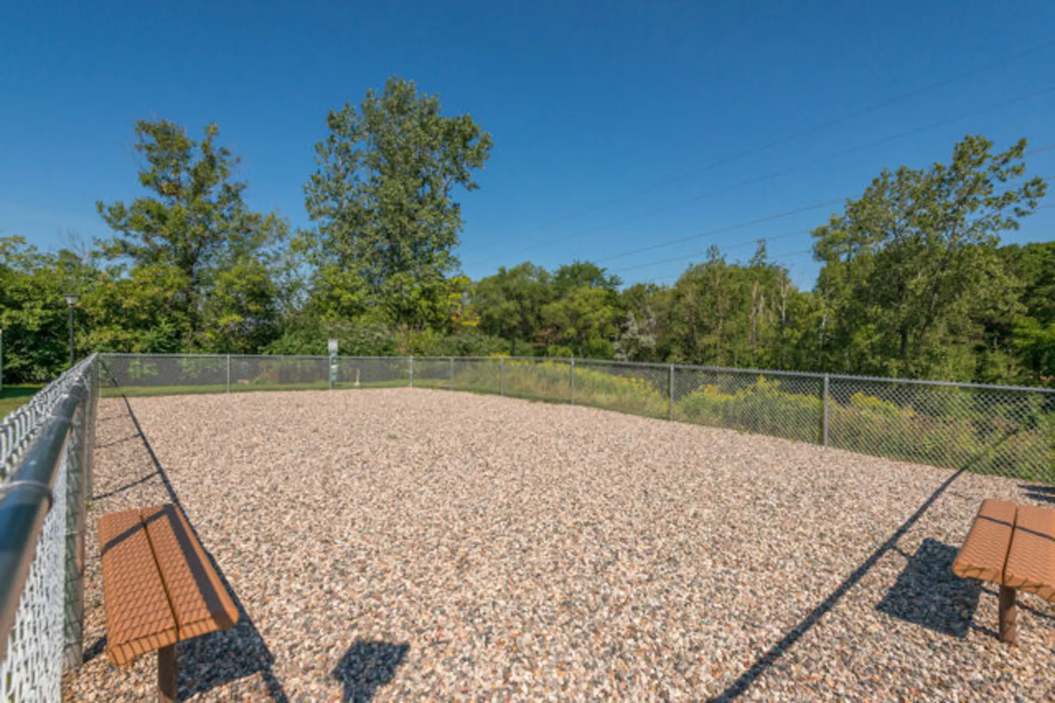 Valley Village Apartments 600 Lilac Dr N Golden Valley, MN