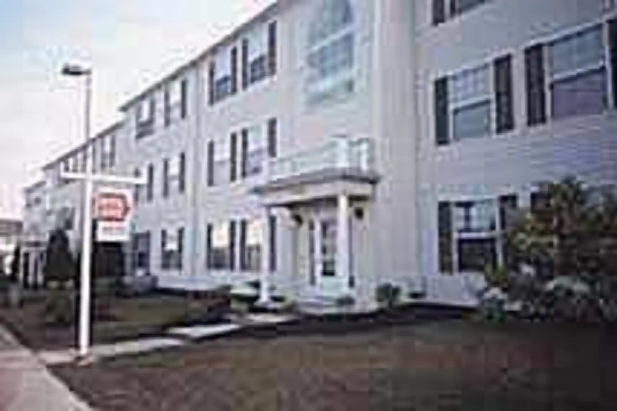 Building - Laurel Hills Apartments - Brunswick, OH