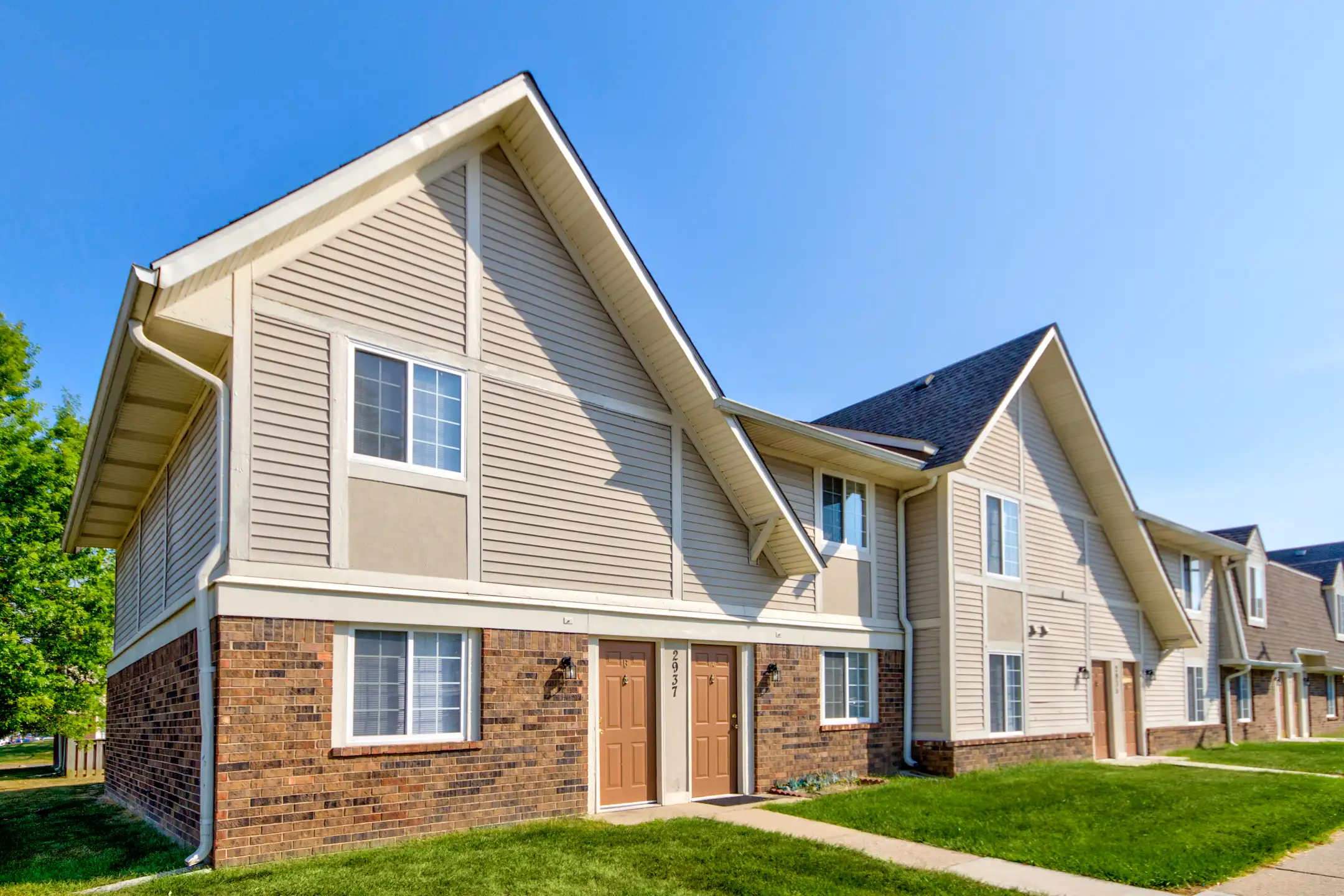 Building - Country Lake Townhomes - Indianapolis, IN