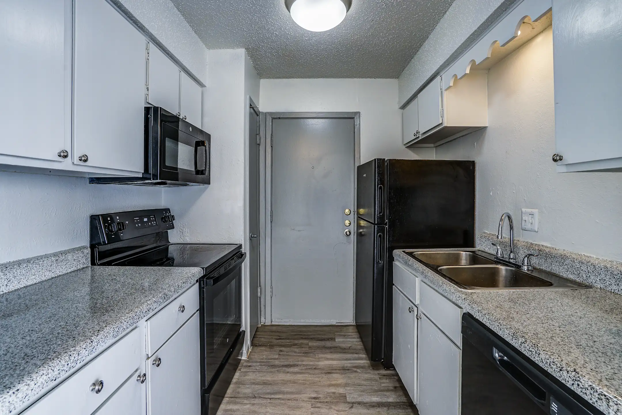 The Junction Apartments Arlington, TX 76010