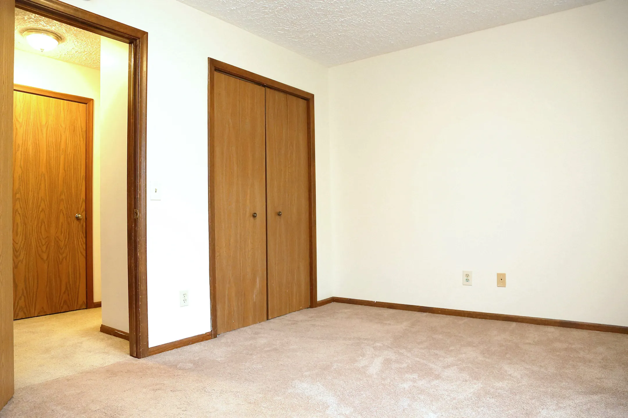 Bedroom - Cambria Heights Apartments & Townhomes - East Lansing, MI