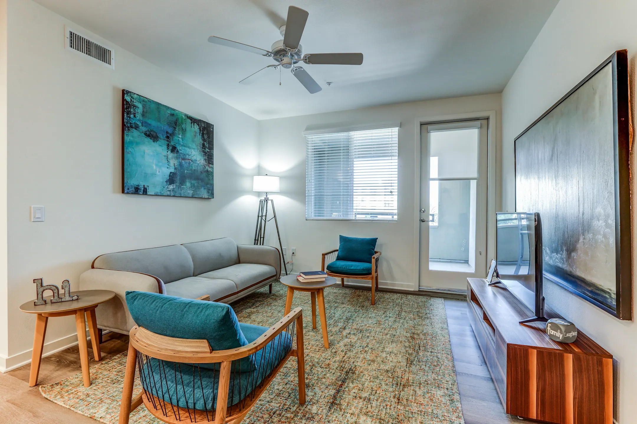 Wagon Wheel Town Square Apartments Oxnard, CA 93036