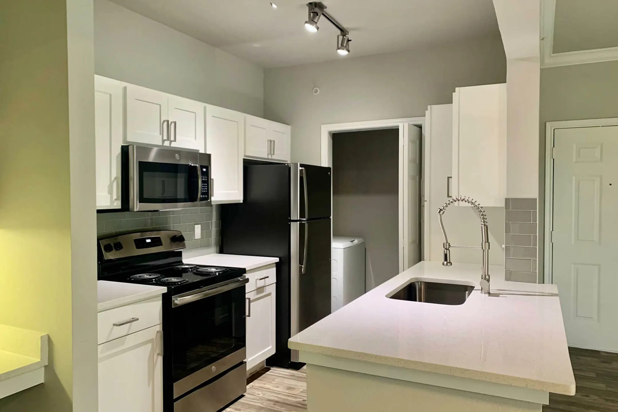 The Grayson at Baybrook Apartments 19100 Glenwest Dr Friendswood