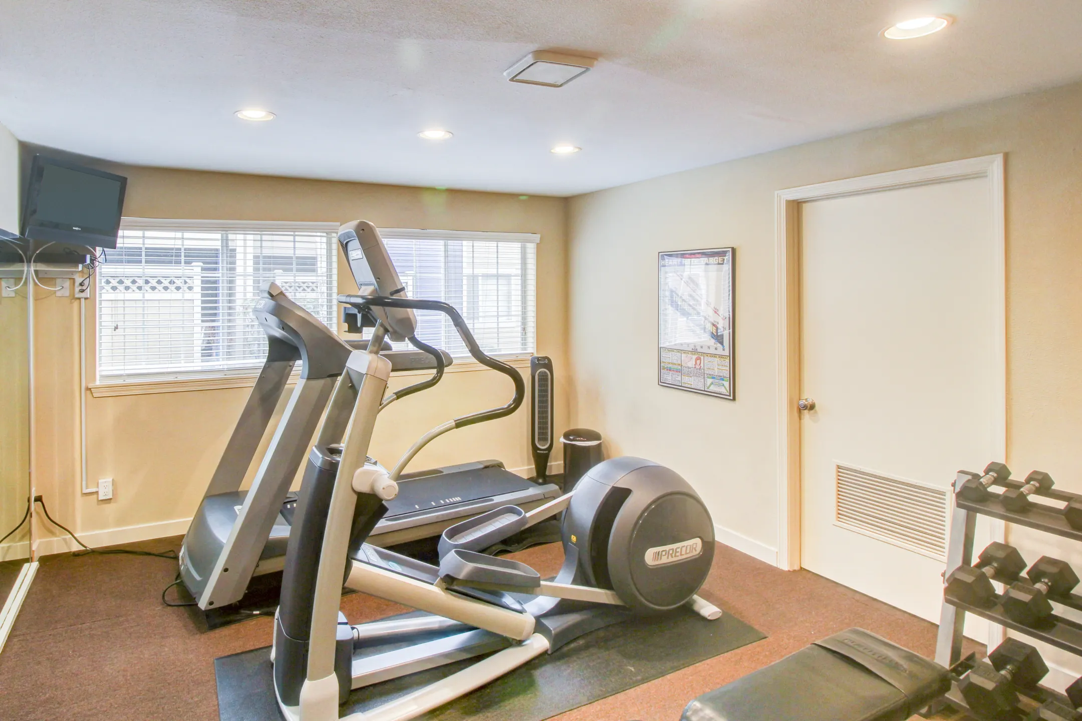 Fitness Weight Room - Cambridge Apartments - Puyallup, WA