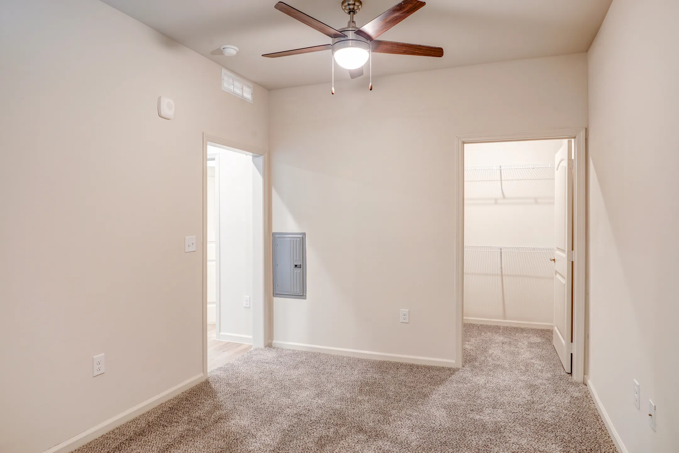 Delco Flats - Austin, TX
