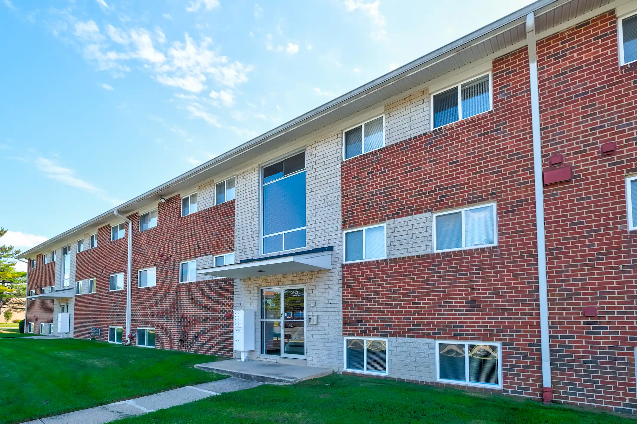 Building - Ridge Gardens - Parkville, MD
