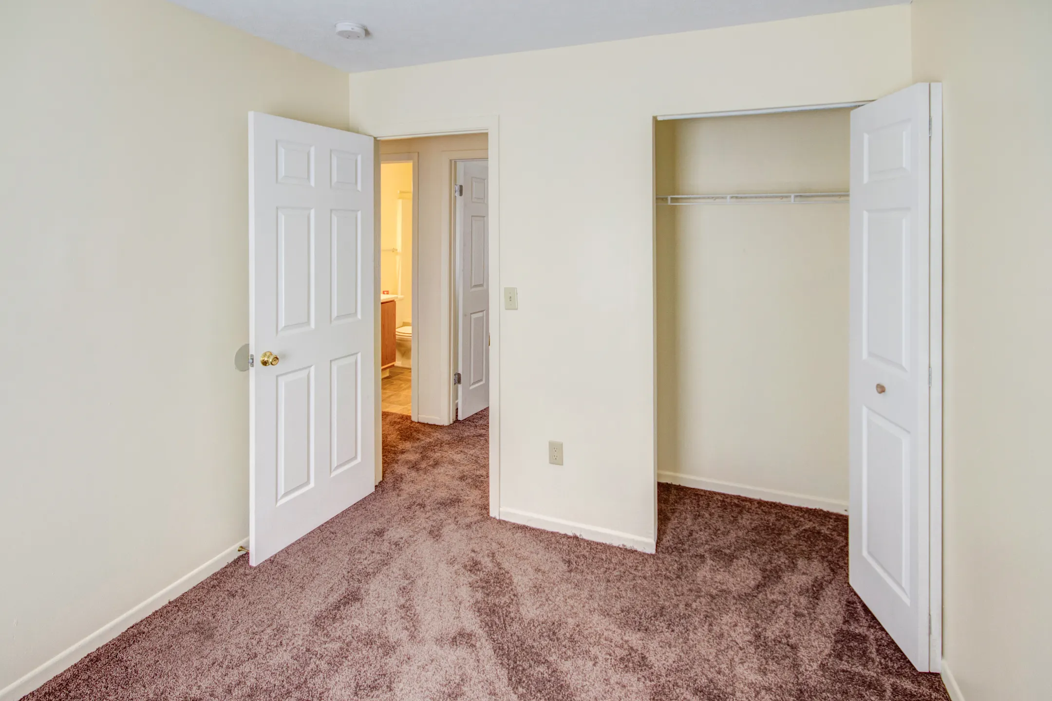 Eagle Ridge Townhomes & Apartments Apartments Erlanger, KY 41018