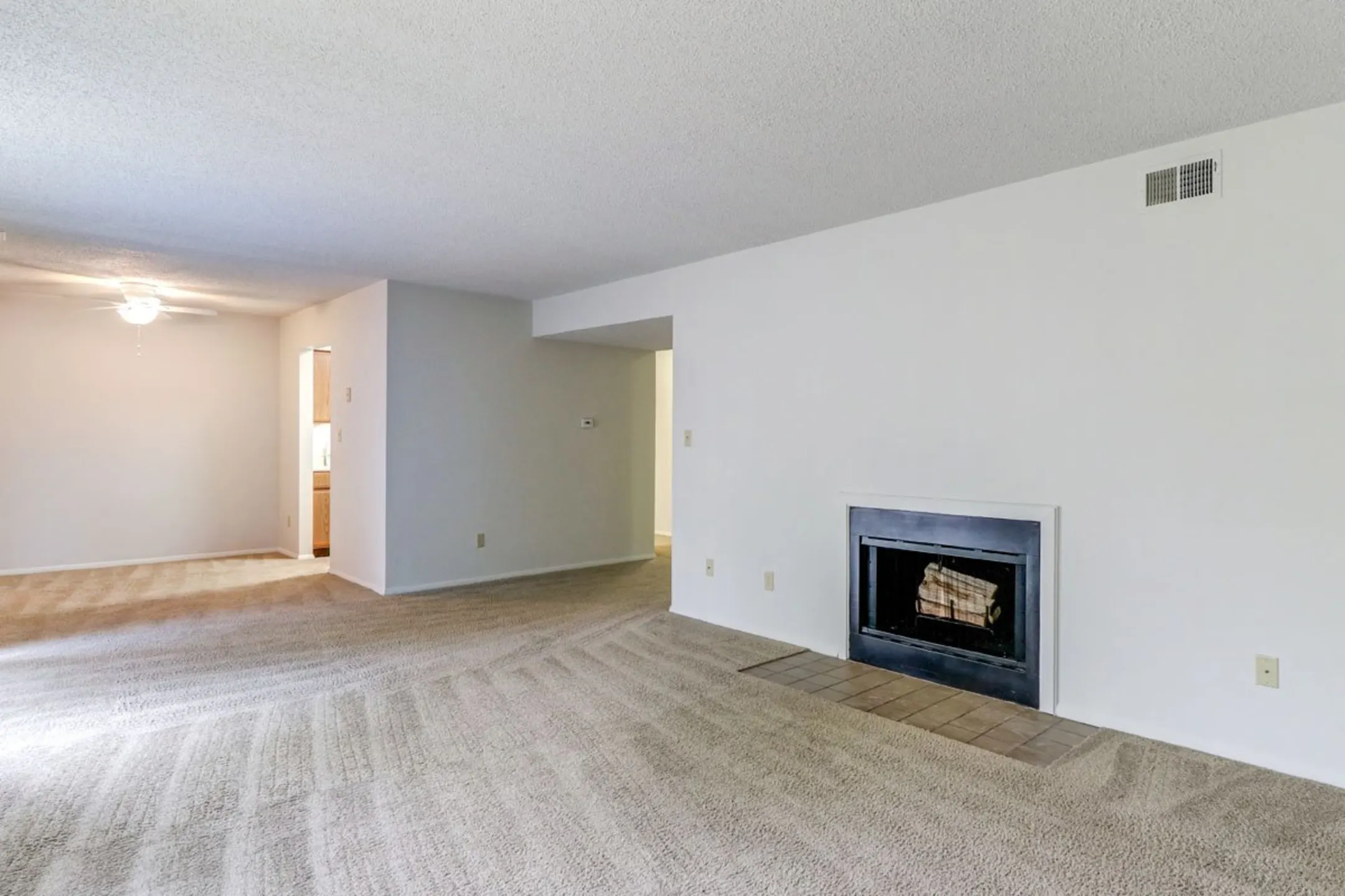 Ashley Pointe Apartments of Evansville Apartments Evansville, IN 47715