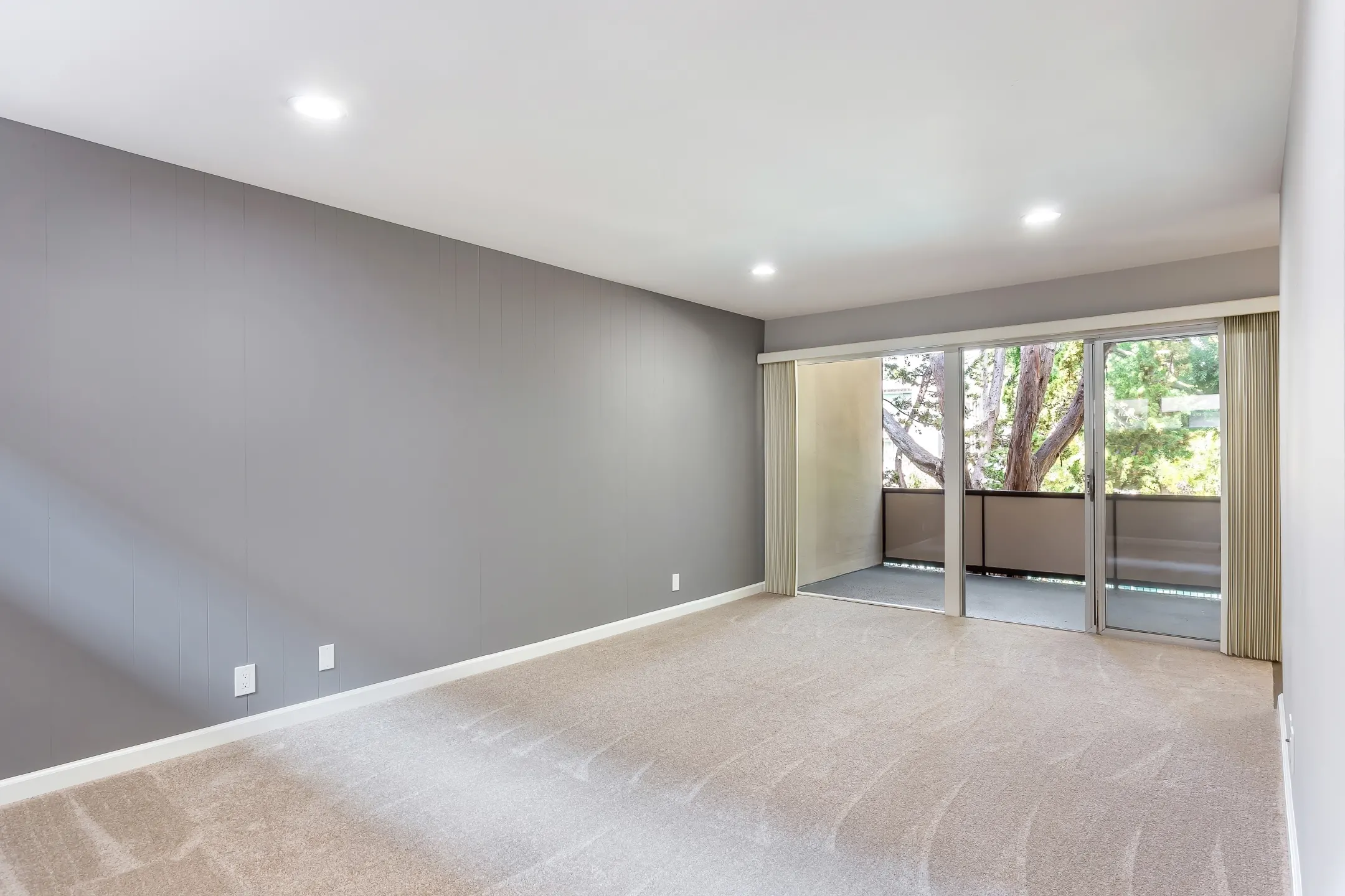 Living Room - Parksquare Apartments - Palo Alto, CA