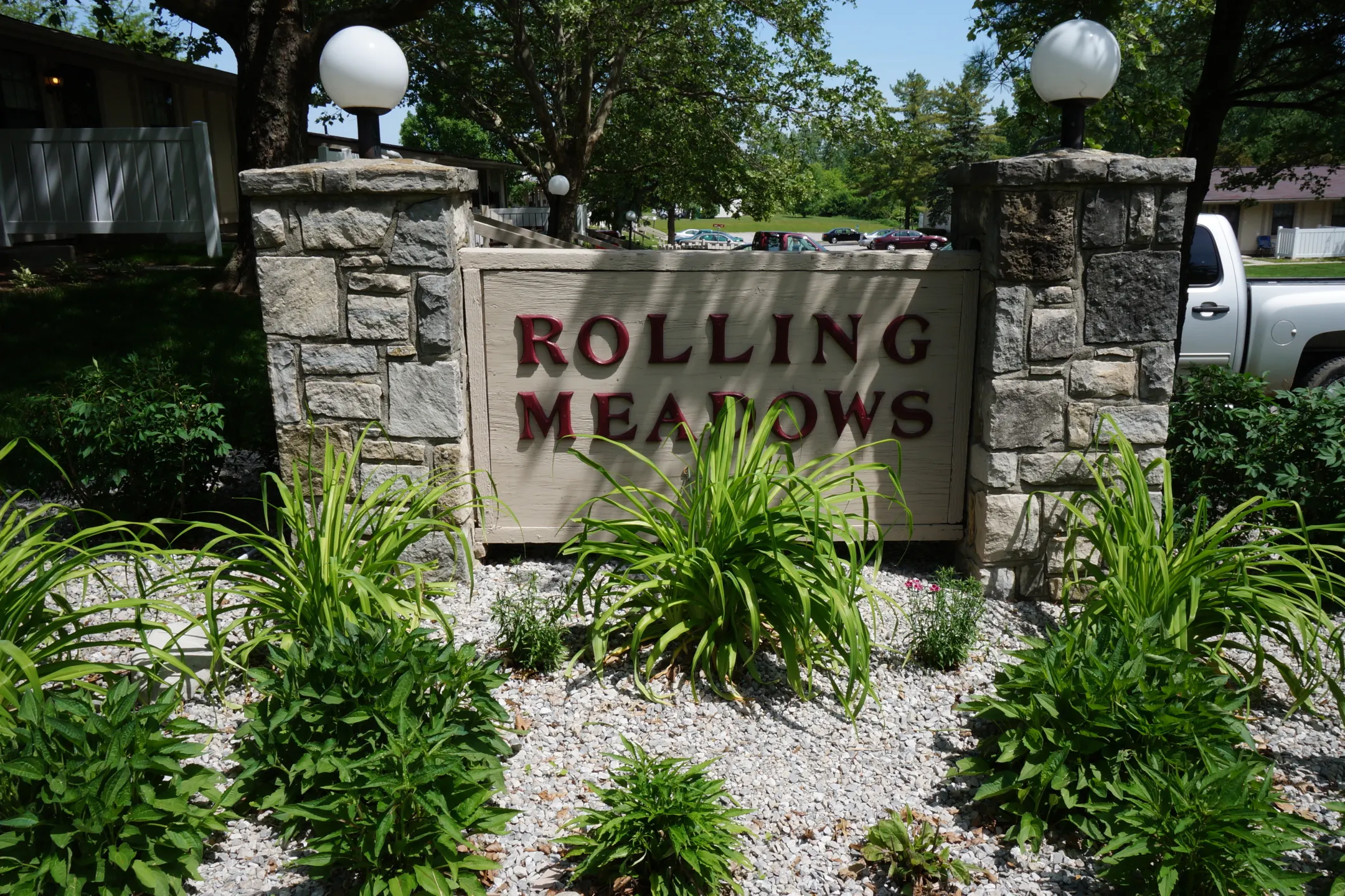 Community Signage - Rolling Meadows Apartments - Delaware, OH