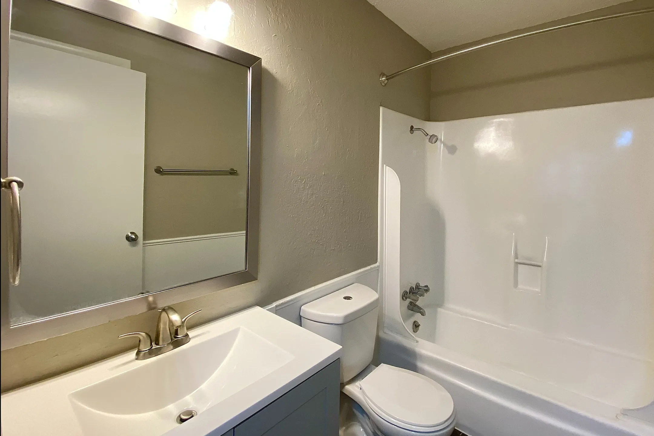 Ascend Apartments 3507 N Service Rd Moore, OK Apartments for Rent