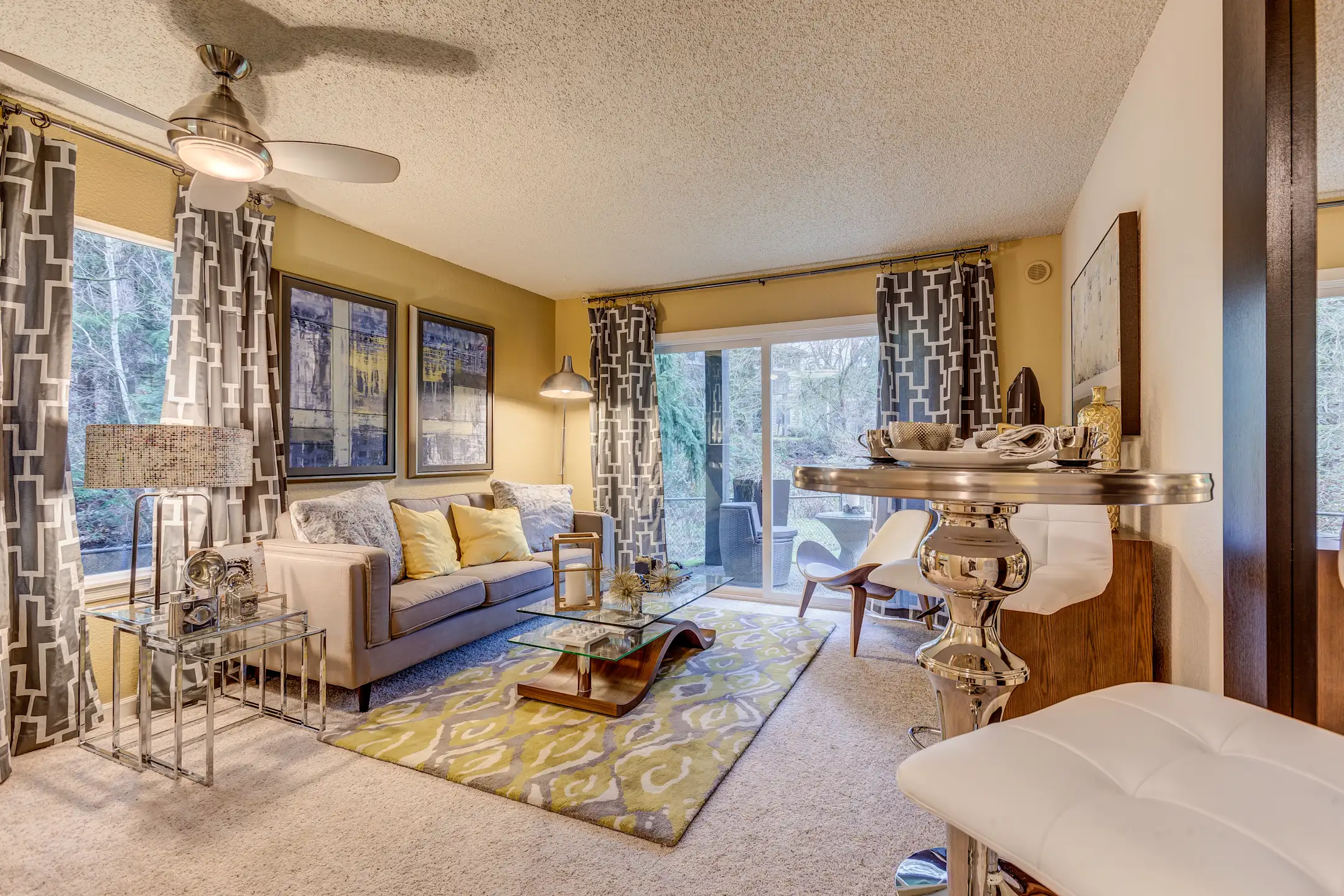 Living Room - Vue Kirkland - Kirkland, WA