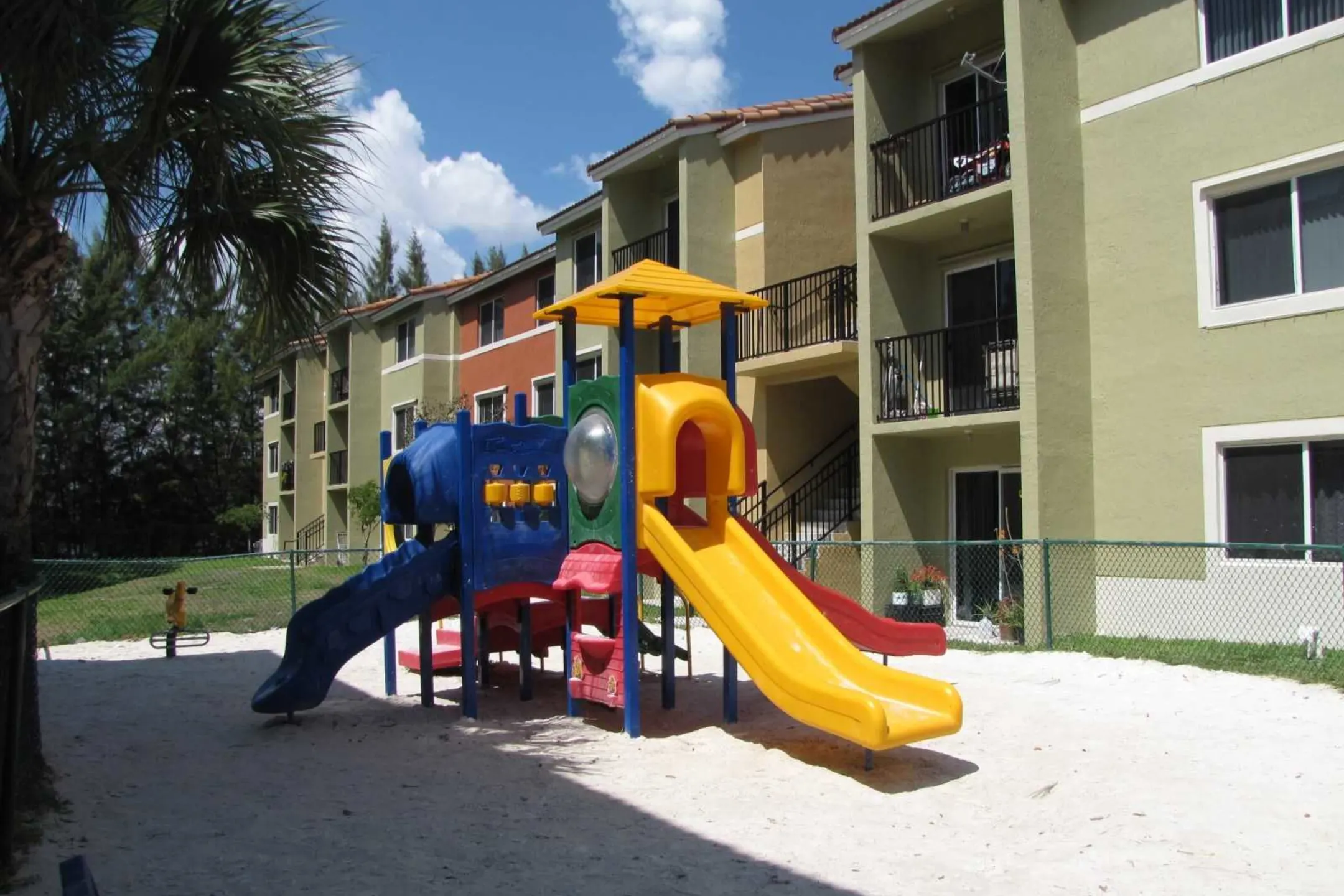 Playground - Chaves Lakes - Hallandale Beach, FL