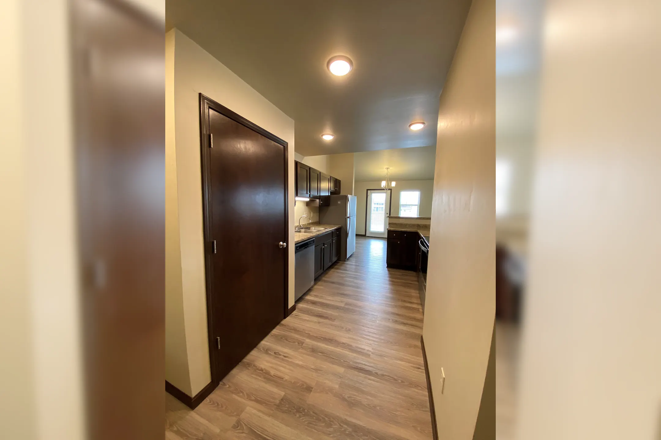 Sand Lake Apartments 3000 Quarry Park Dr. De Pere, WI Apartments