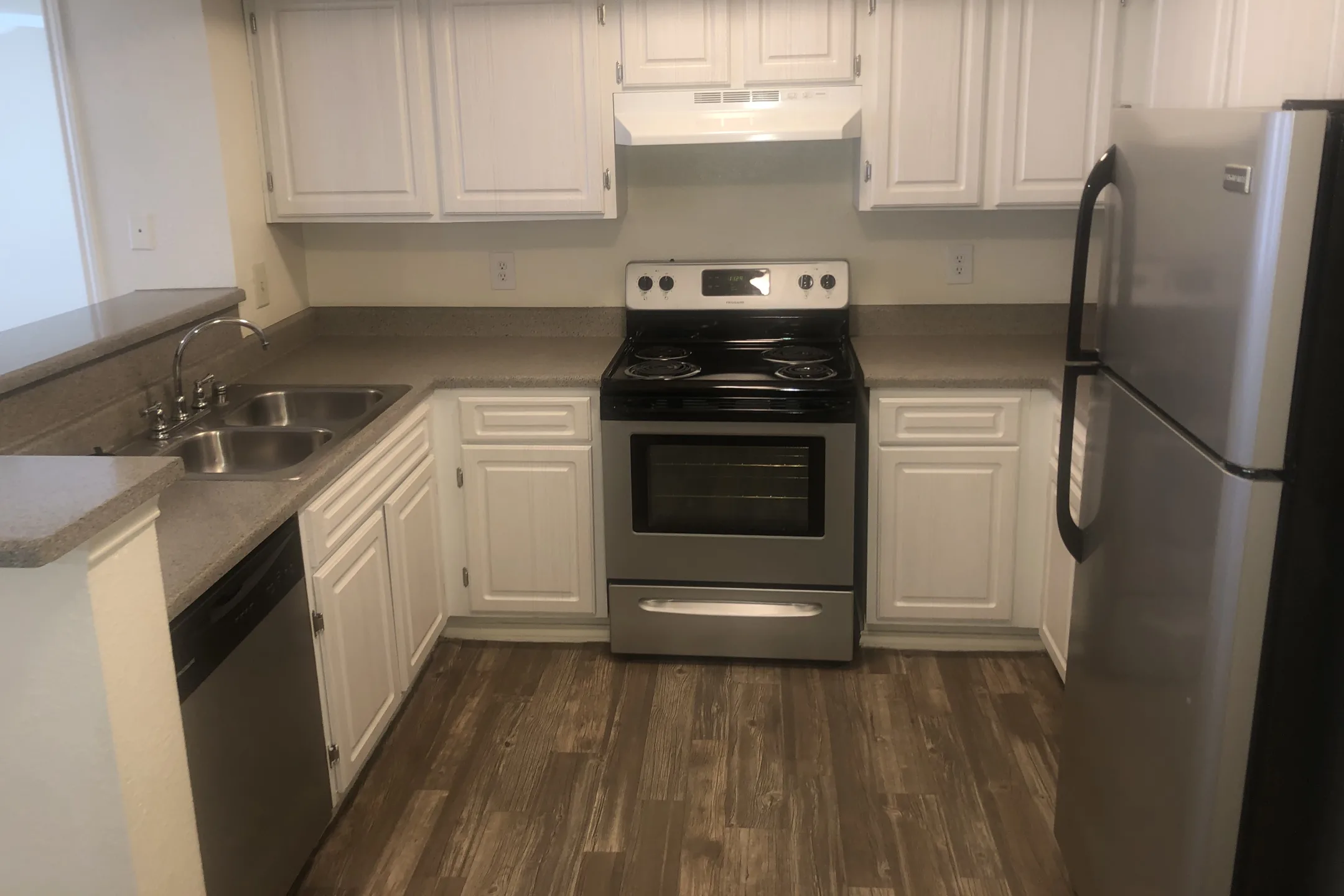 Kitchen - Colony Apartments - Woodway, TX