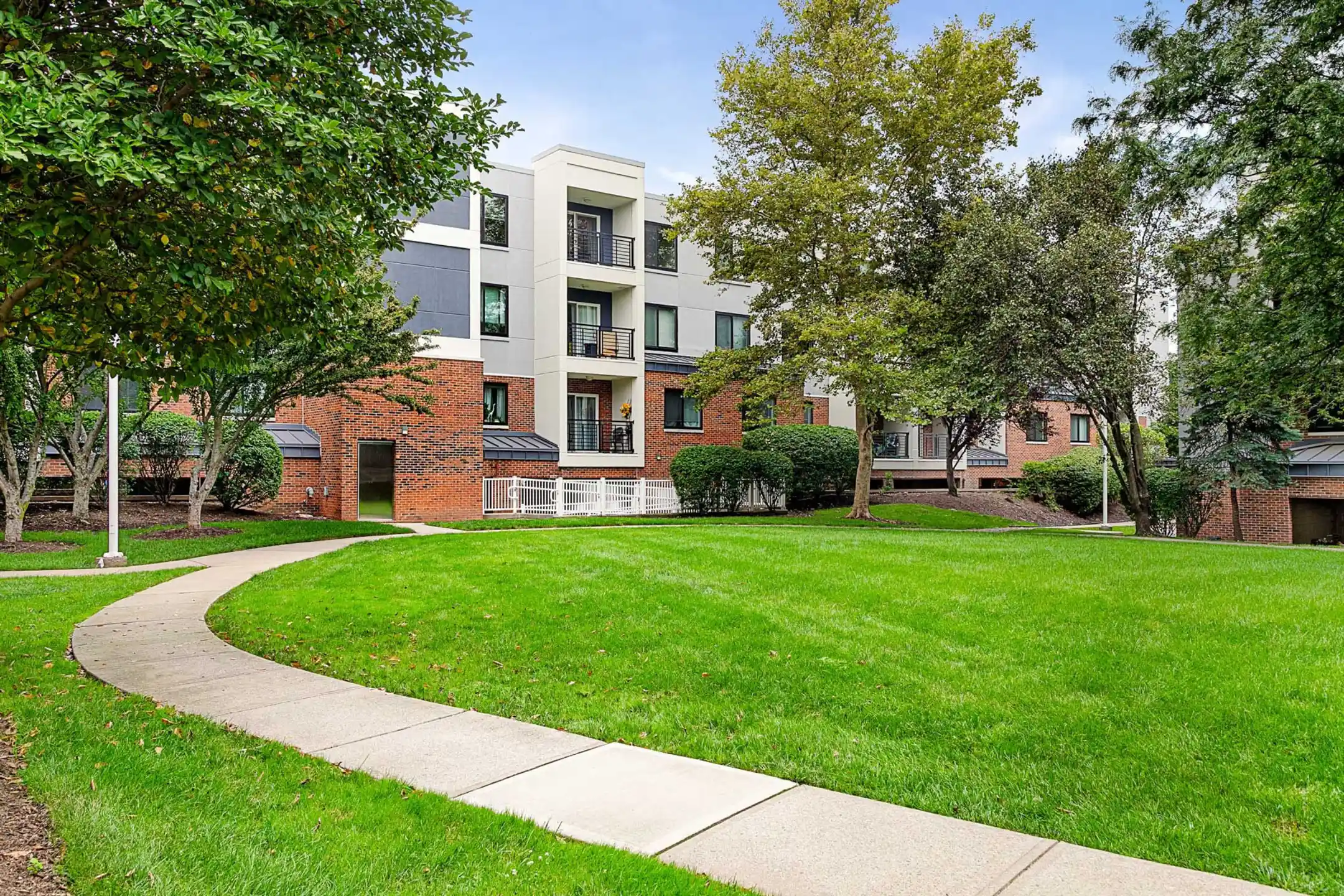 River Club Apartments 224 Light House Ter Edgewater, NJ Apartments