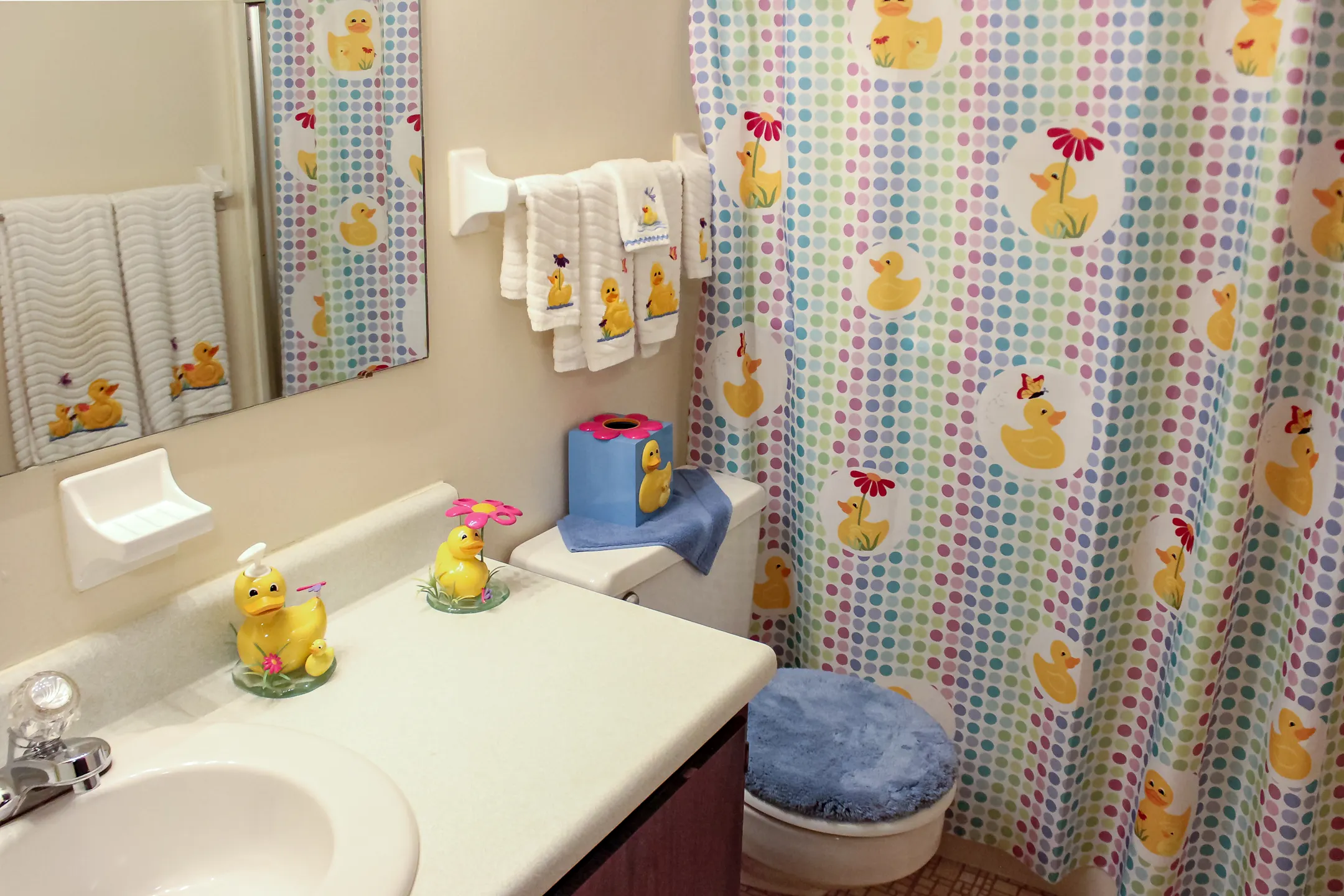 Bathroom - York Terrace North - Columbus, OH