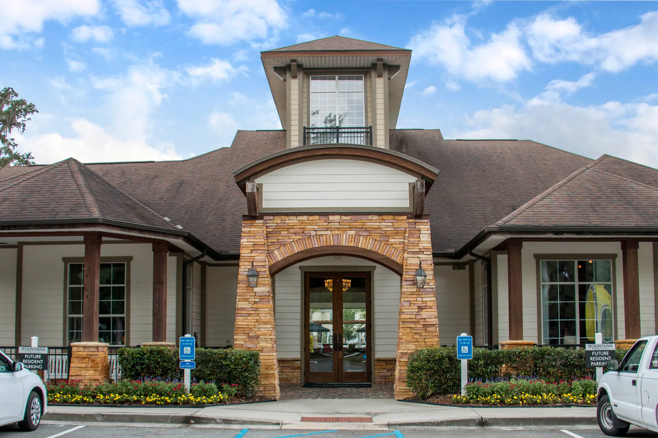 The Fountains at Chatham Parkway Apartments Savannah, GA 31405