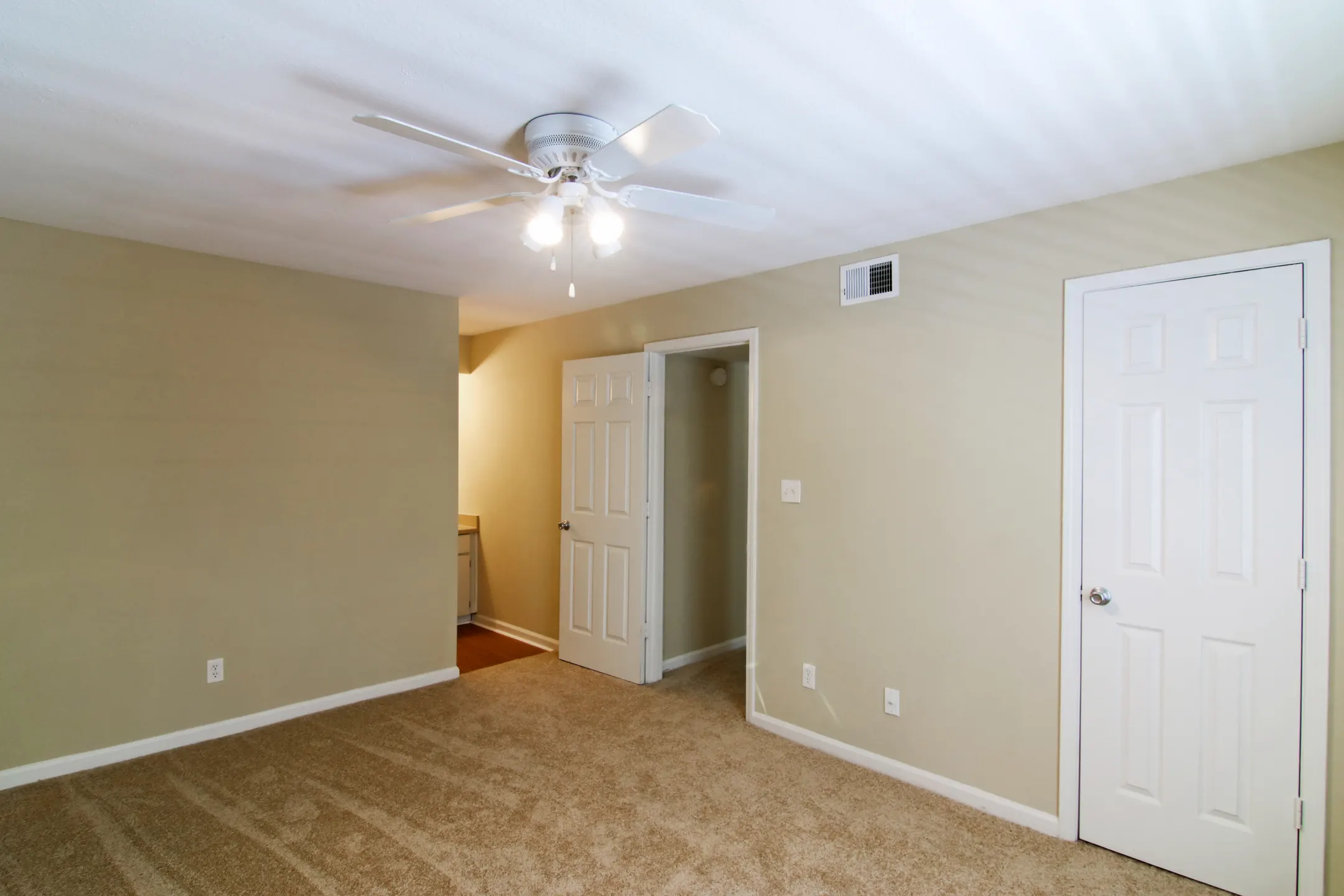 Azalea Place Apartments - Tallahassee, FL 32301