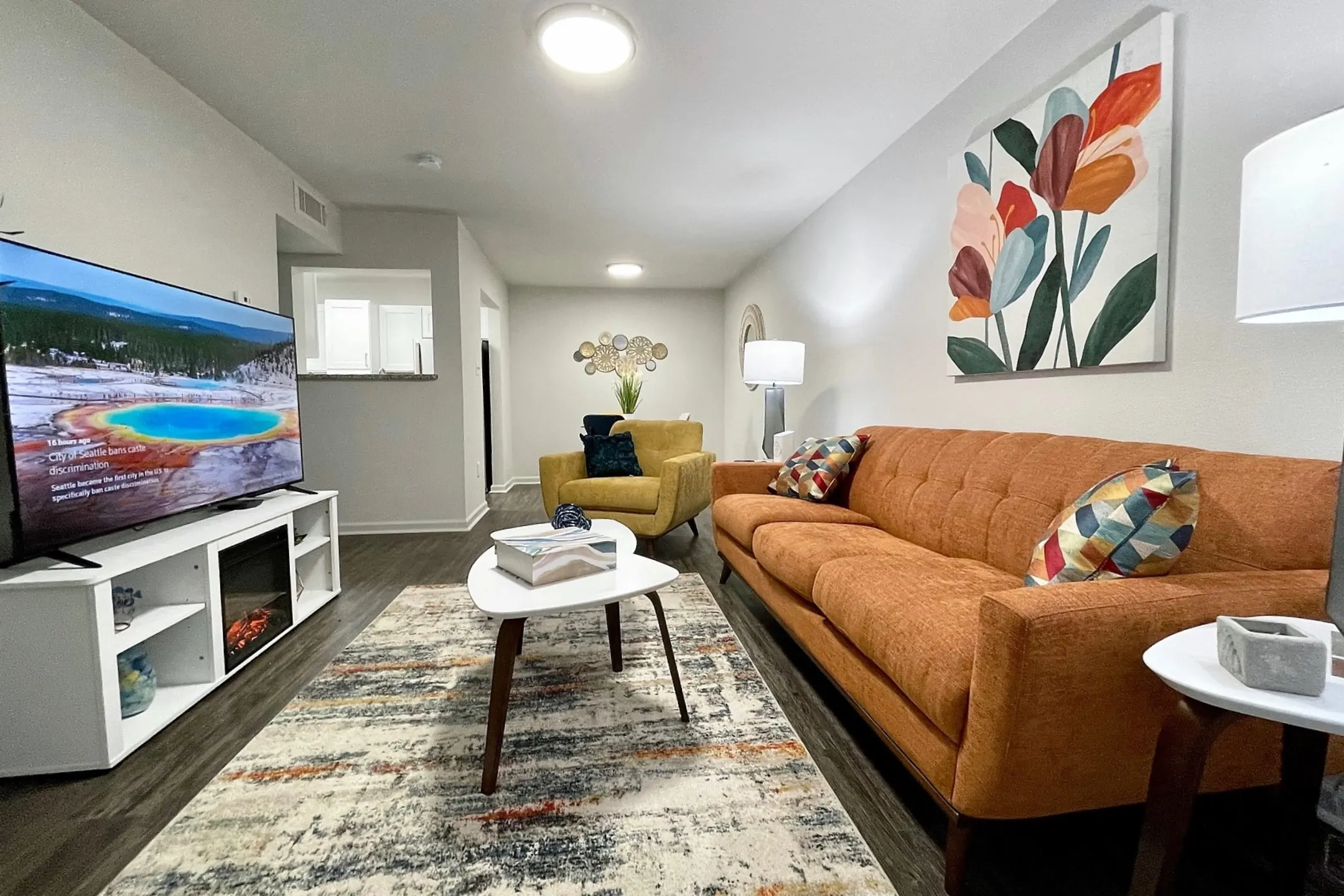 Living Room - Bayou Oaks Apartment Homes - Lafayette, LA