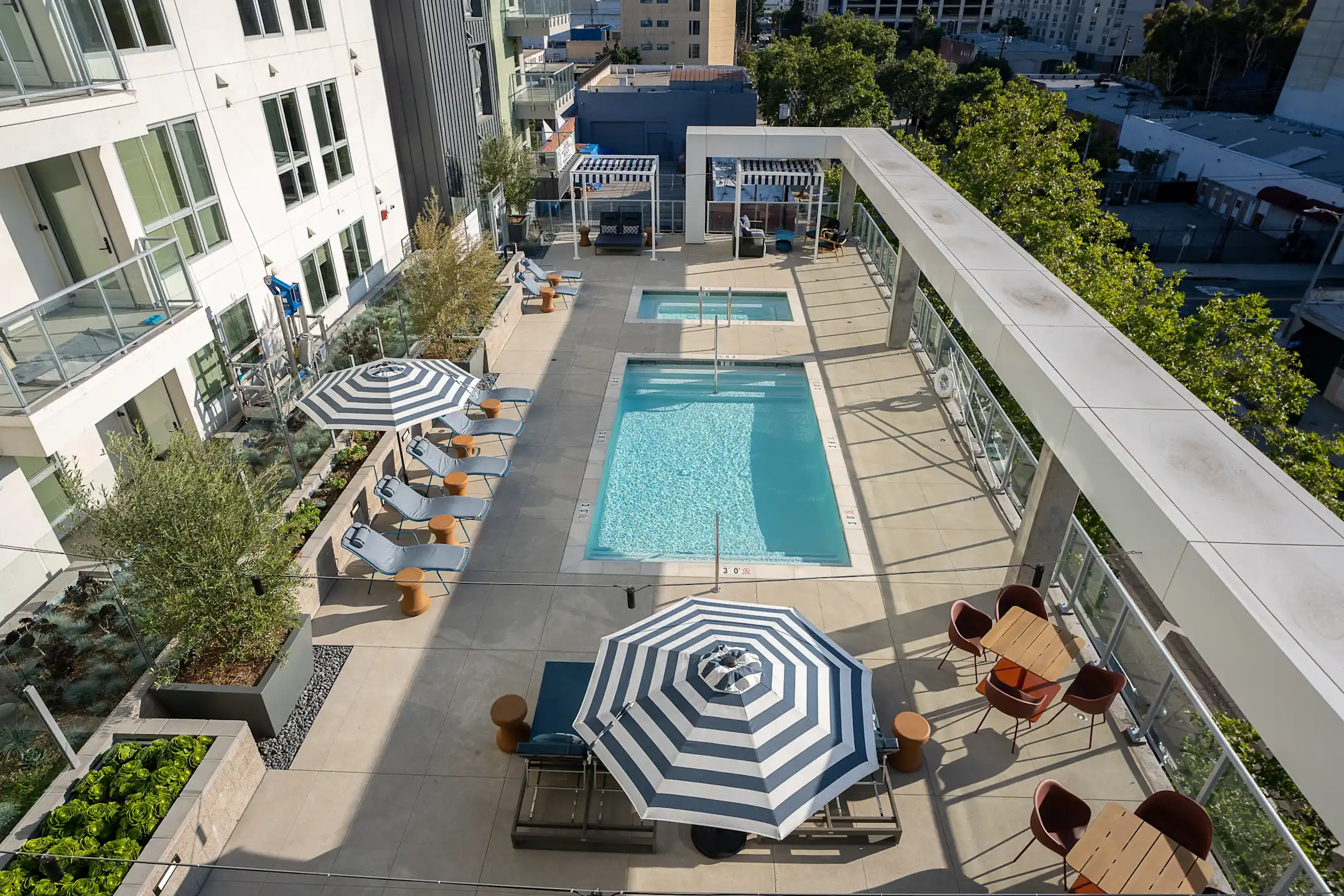 Pool - Emerald Apartments - Los Angeles, CA