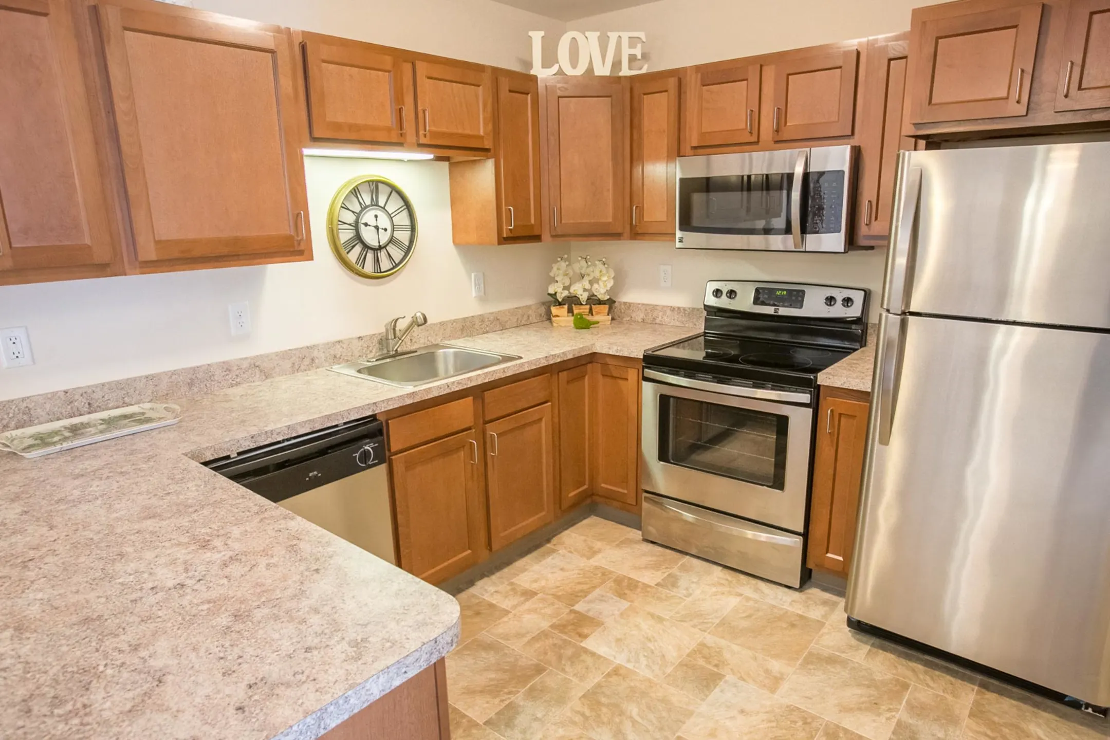 Oak Hill Senior Apartments 512 Oak Street Taylor, PA Apartments for