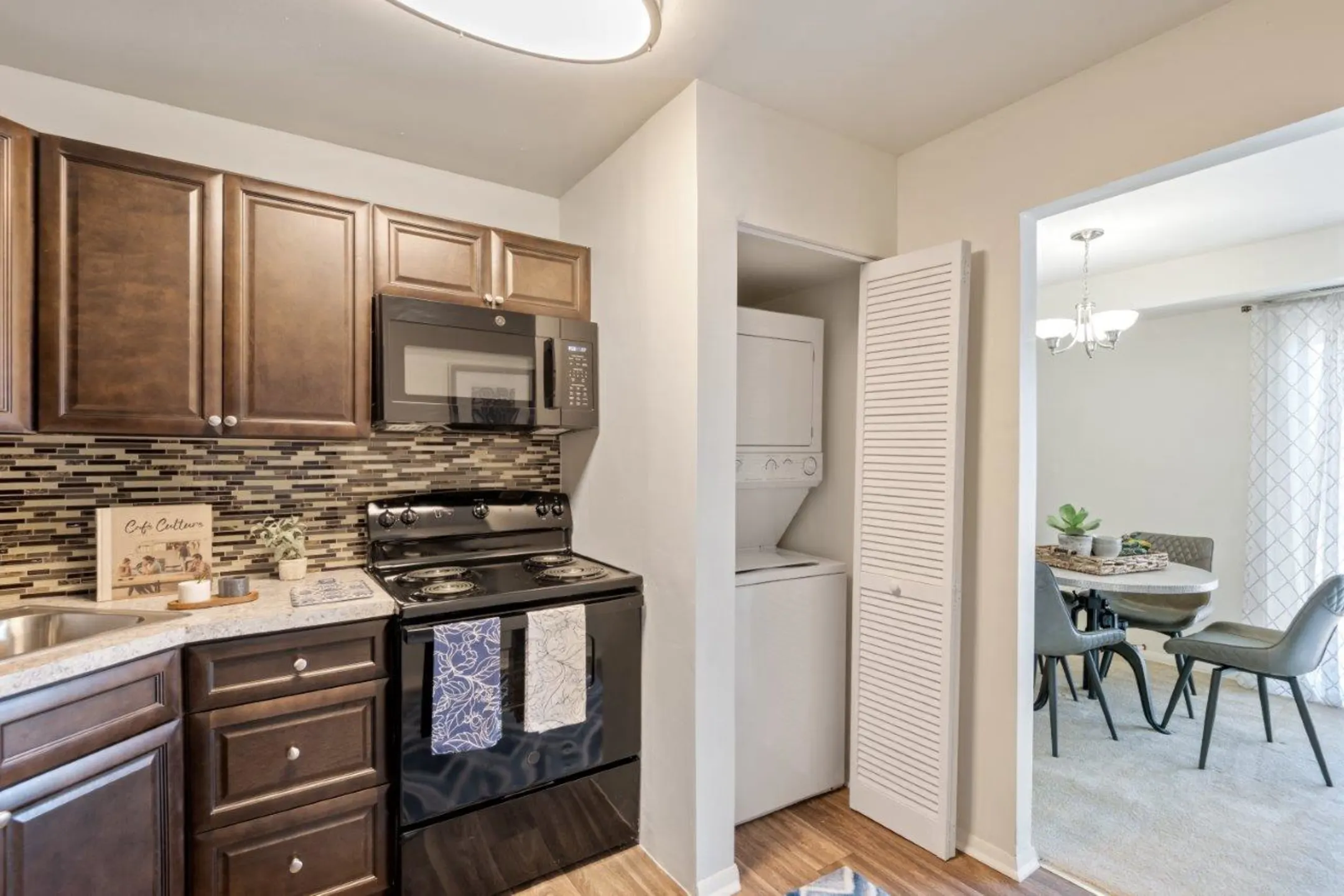 Towson Crossing Apartment Homes 34 Dowling Cir Parkville, MD