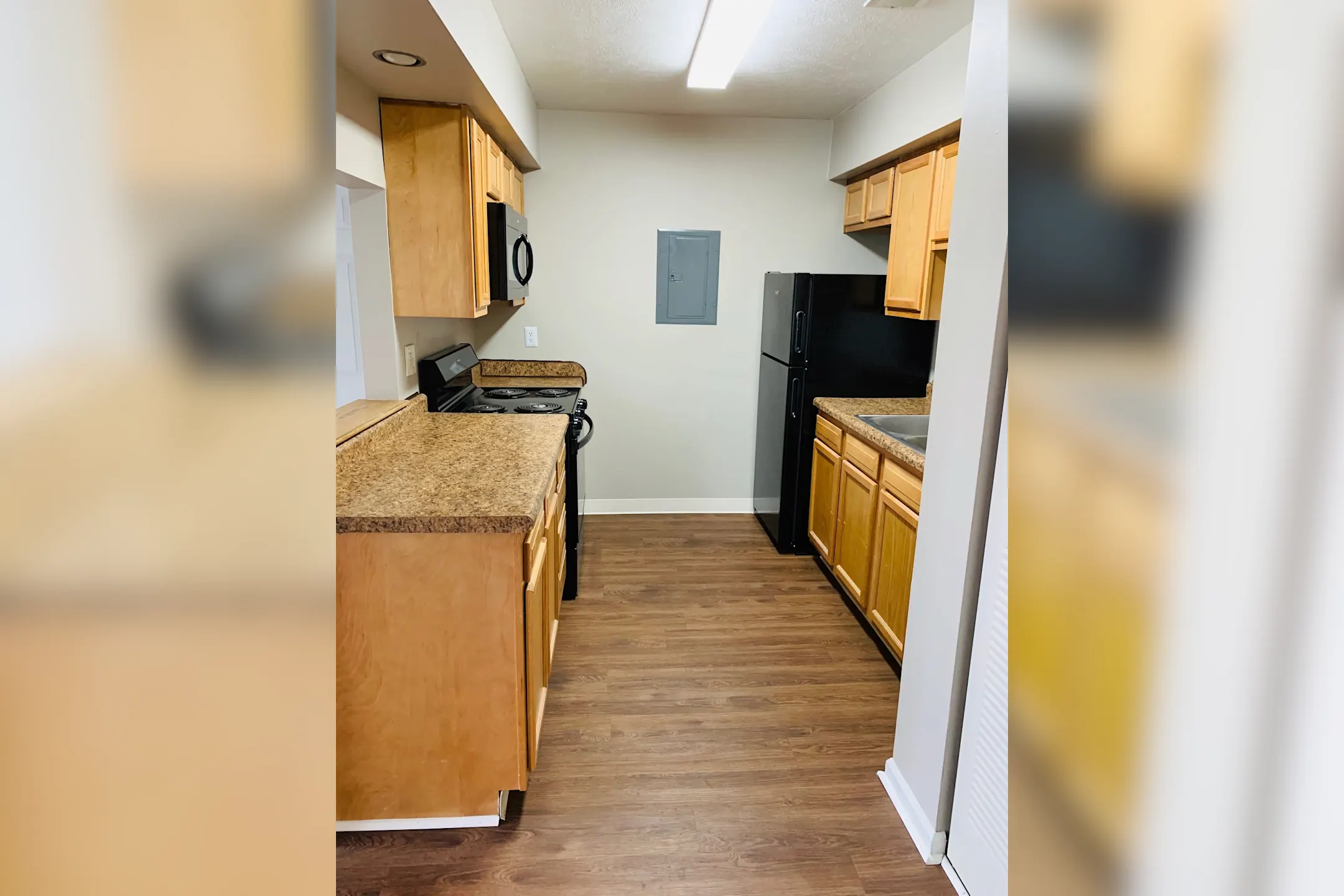 Courts of Colfax Apartments 600 N Colfax St Warsaw, IN Apartments