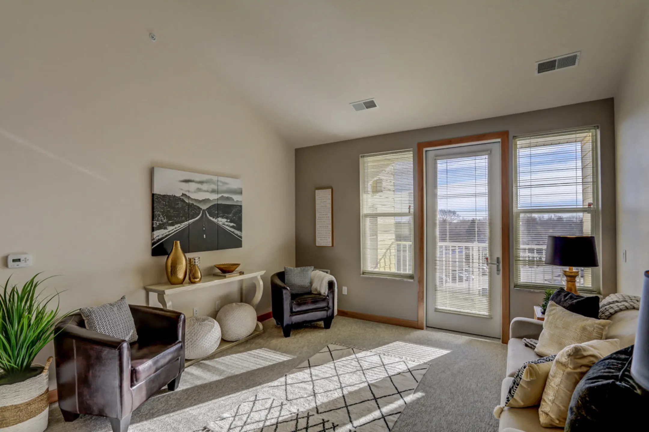 The McHenry 1120 W. Main Street Sun Prairie, WI Apartments for Rent