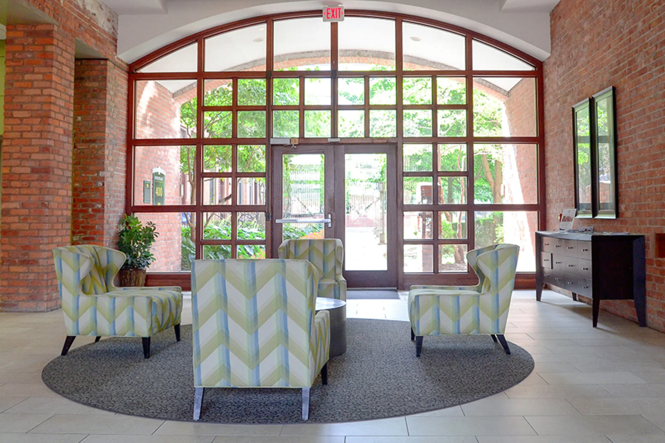 River Place Luxury Apartments - Detroit, MI 48207