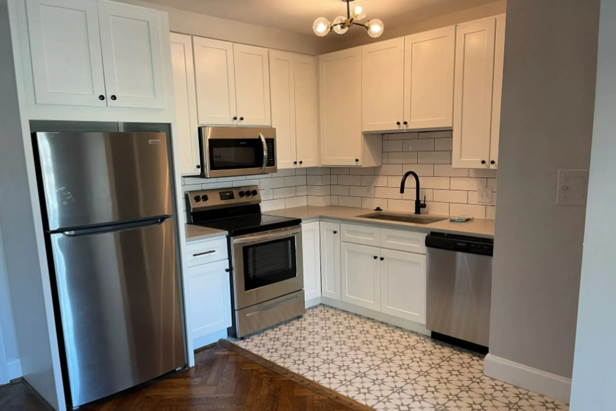 Kitchen - Hyde Park Terrace - Cincinnati, OH