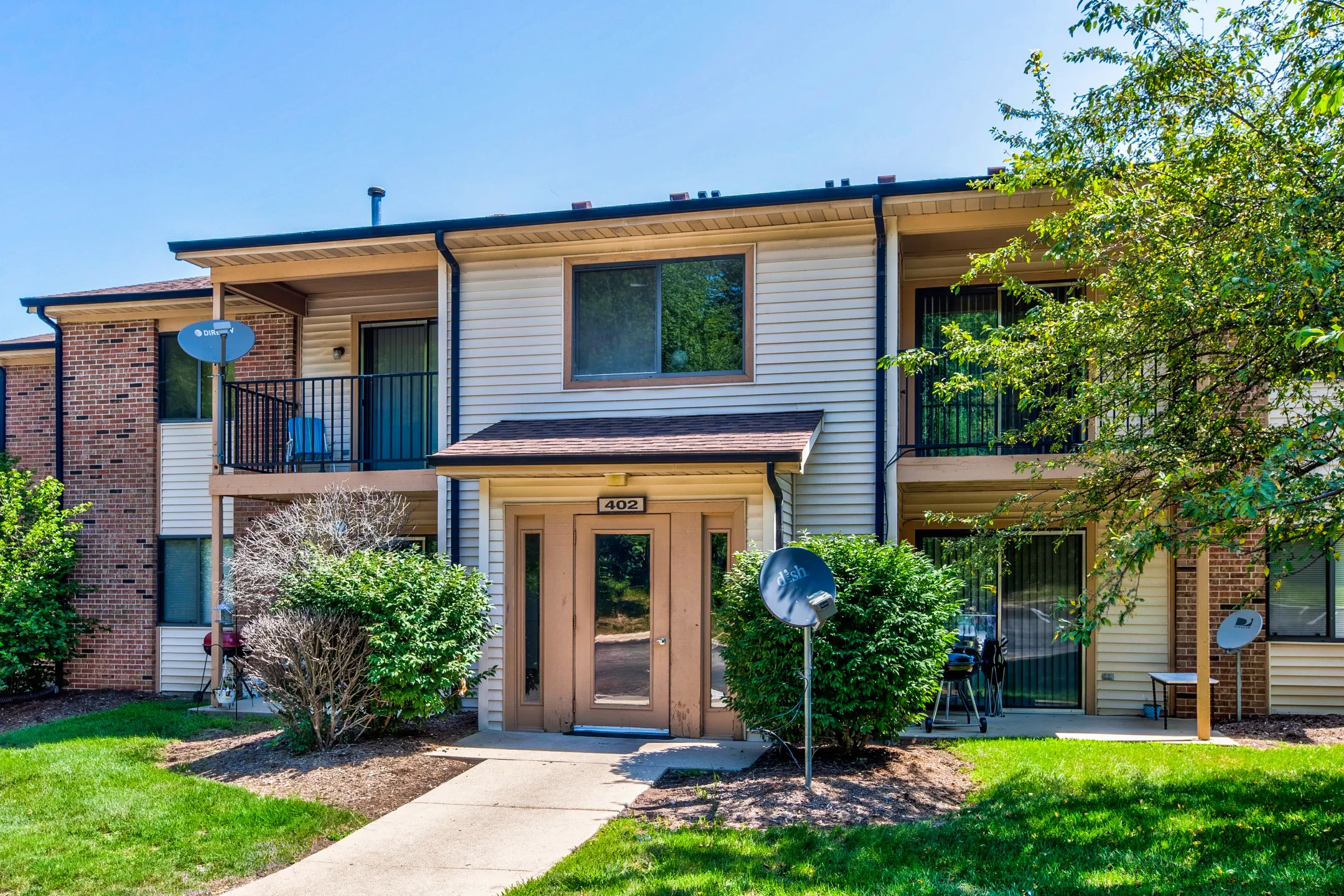 Fox Hill Apartment Homes - 701 Fox Hill Cir | Bloomington, IL ...