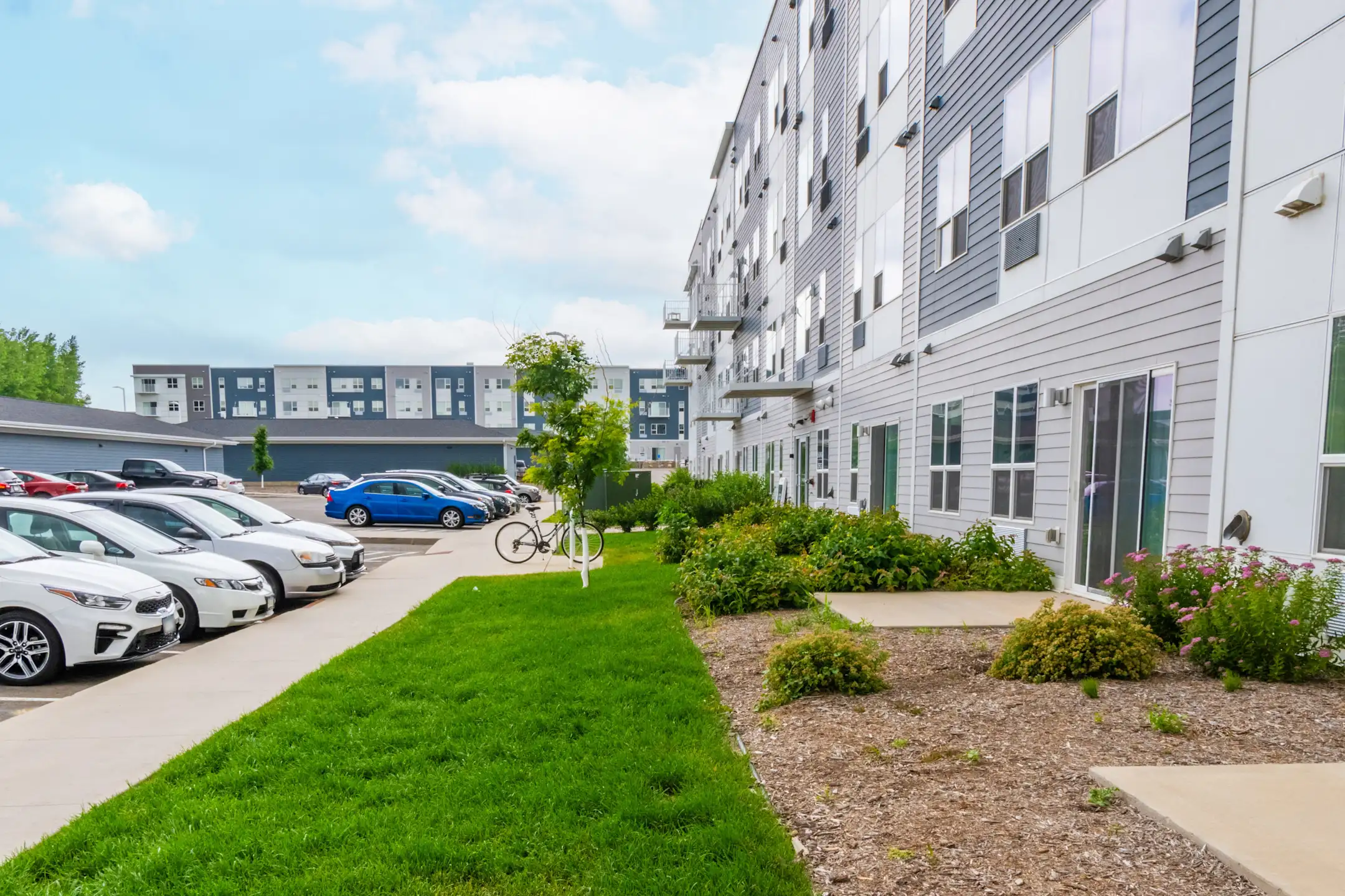 Technology Park Apartments 2712 Commerce Drive Northwest Rochester