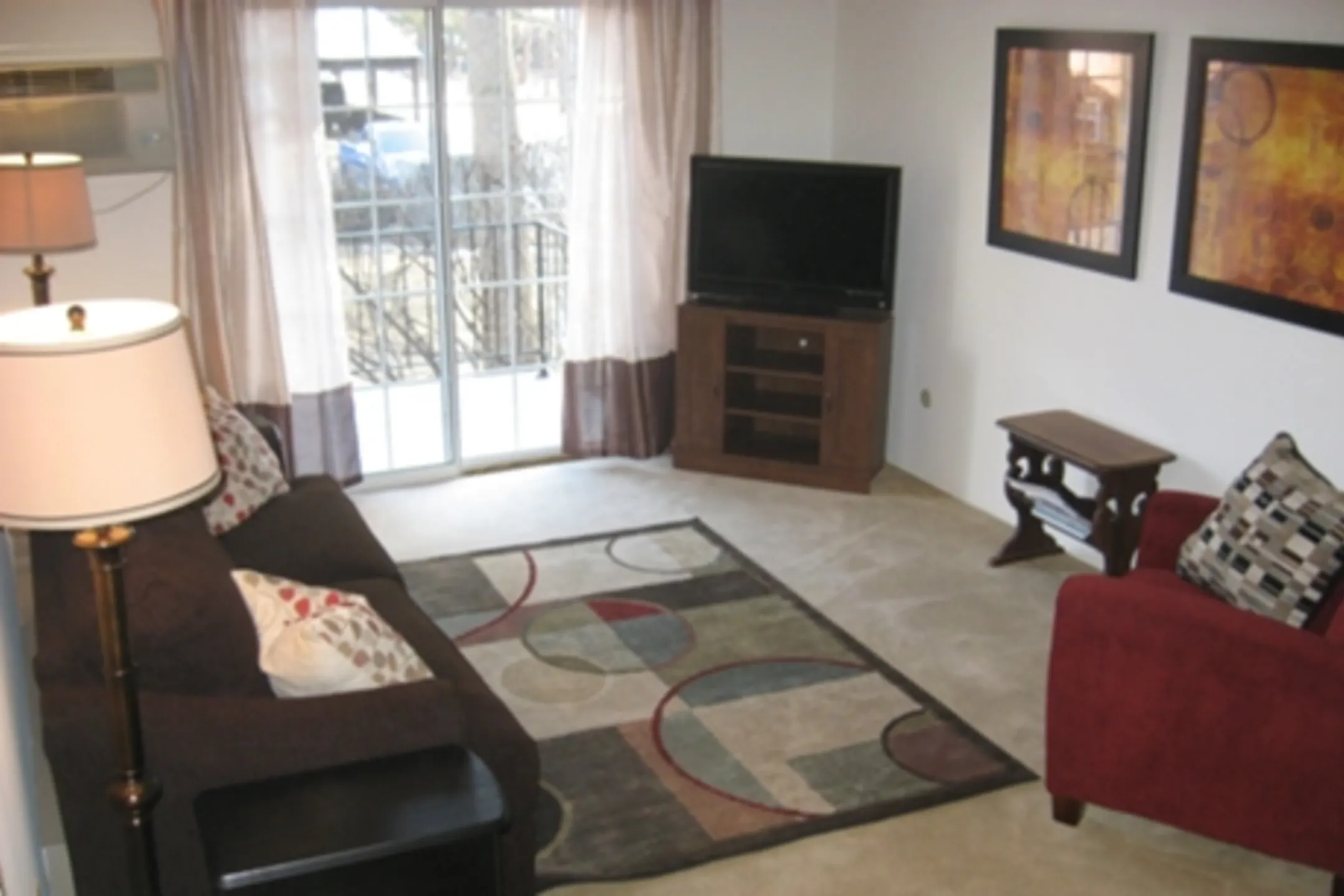 Living Room - Salisbury Green Apartments - Concord, NH