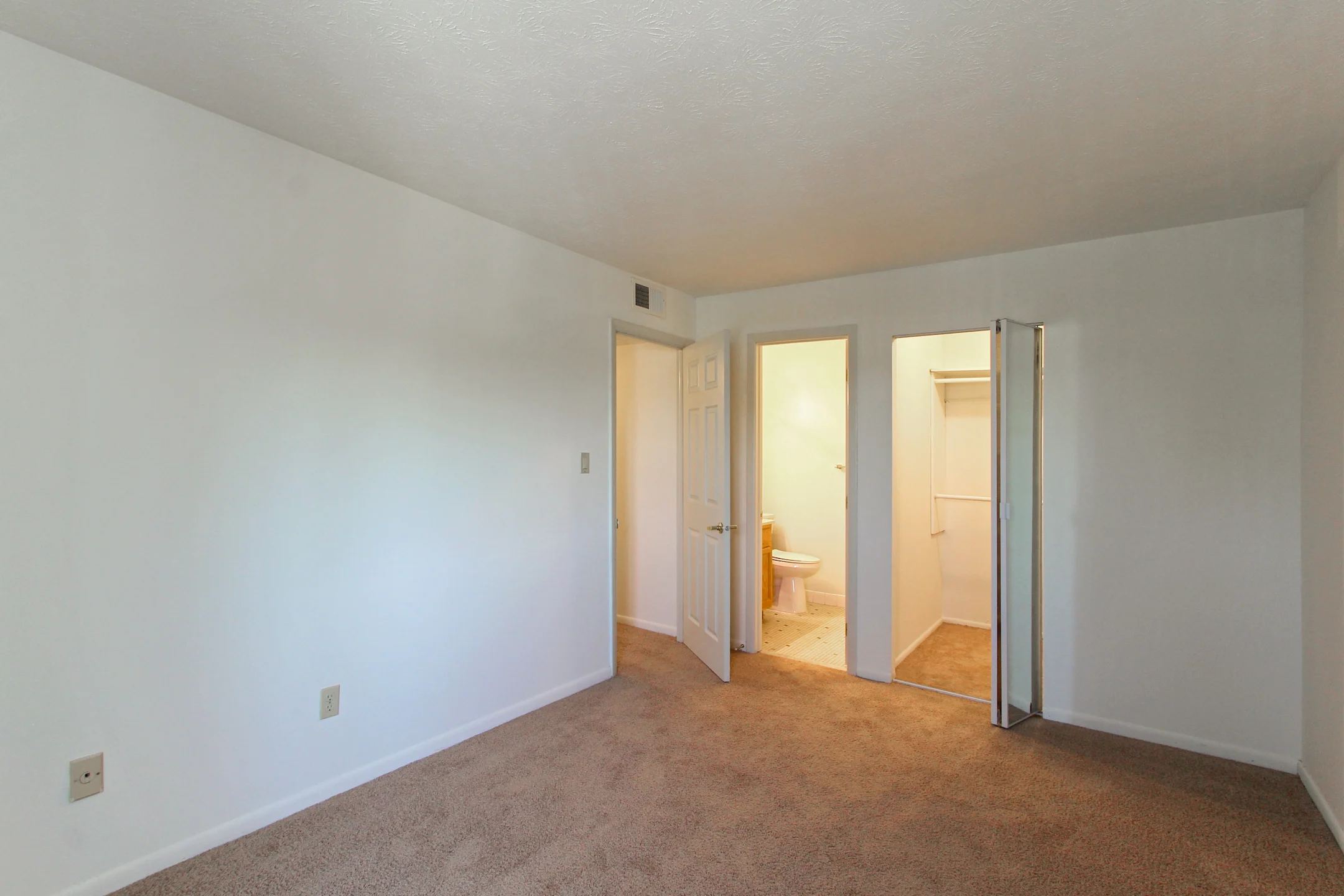 Bedroom - The Manor House - Cleveland, OH