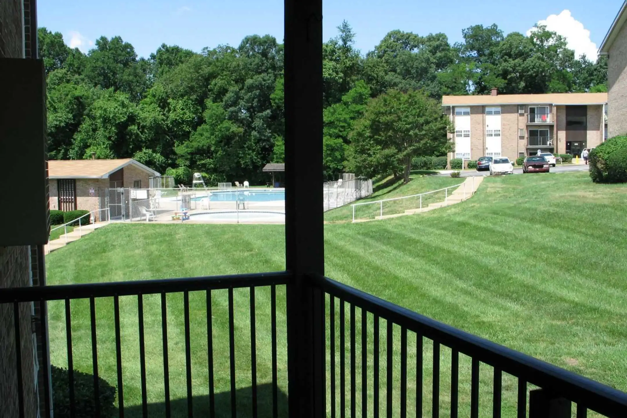 Woodcrest Apartments - Glen Burnie, MD