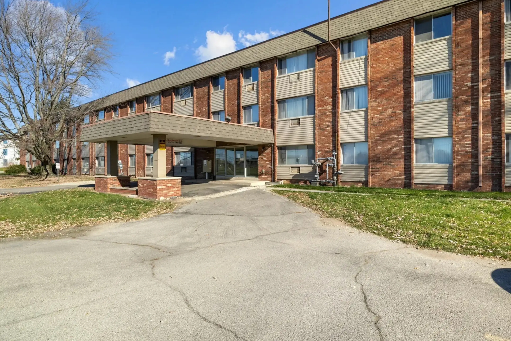 The District Apartments 1717 North Walnut Street Muncie, IN Apartments for Rent Rent.