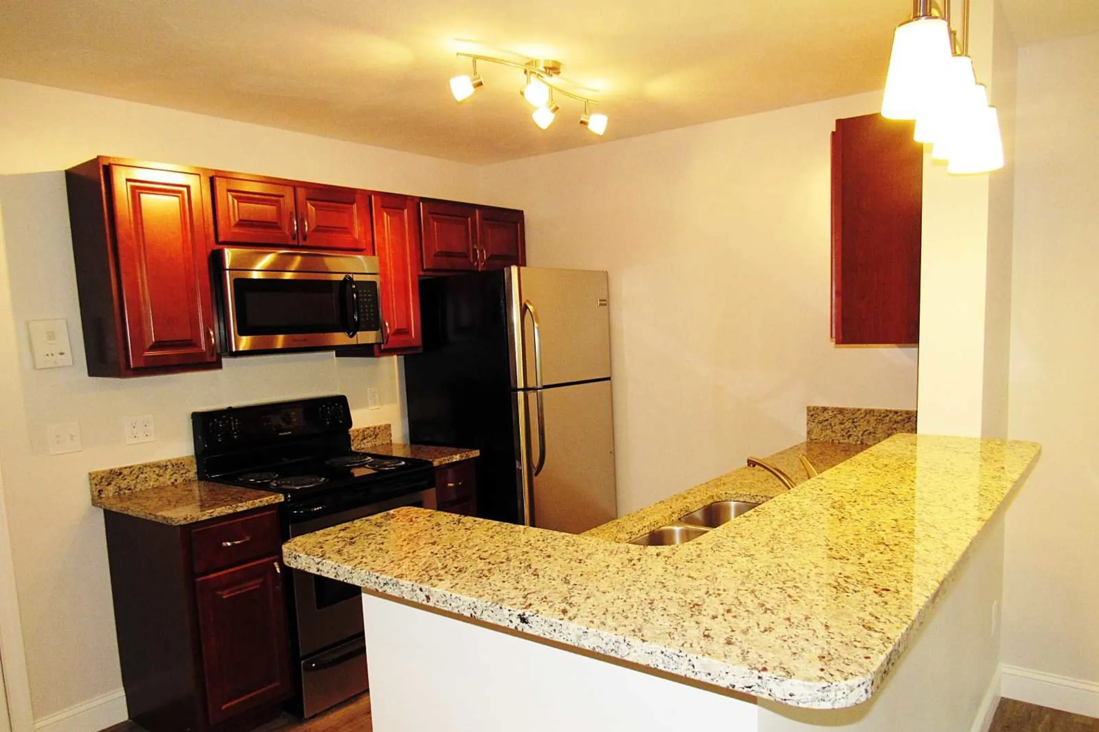The Residences at Colcord Pond - Exeter, NH