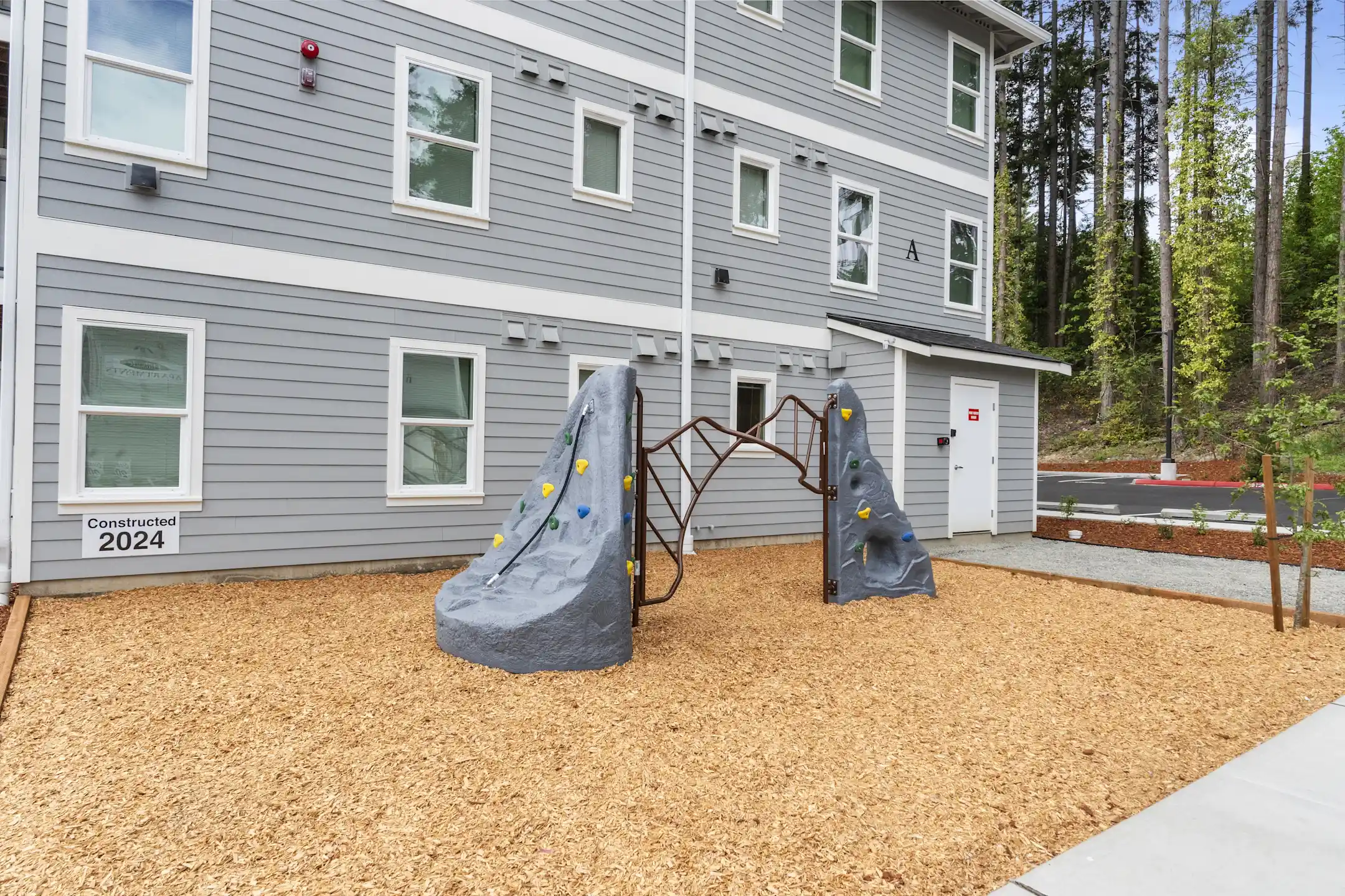 Hillside Apartments 18426 Veterans Memorial Drive East Bonney Lake, WA Apartments for Rent