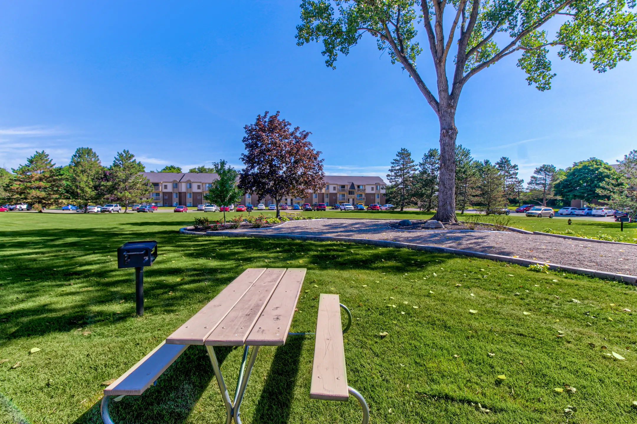 Grand Bend Club Apartments Grand Blanc, MI 48439