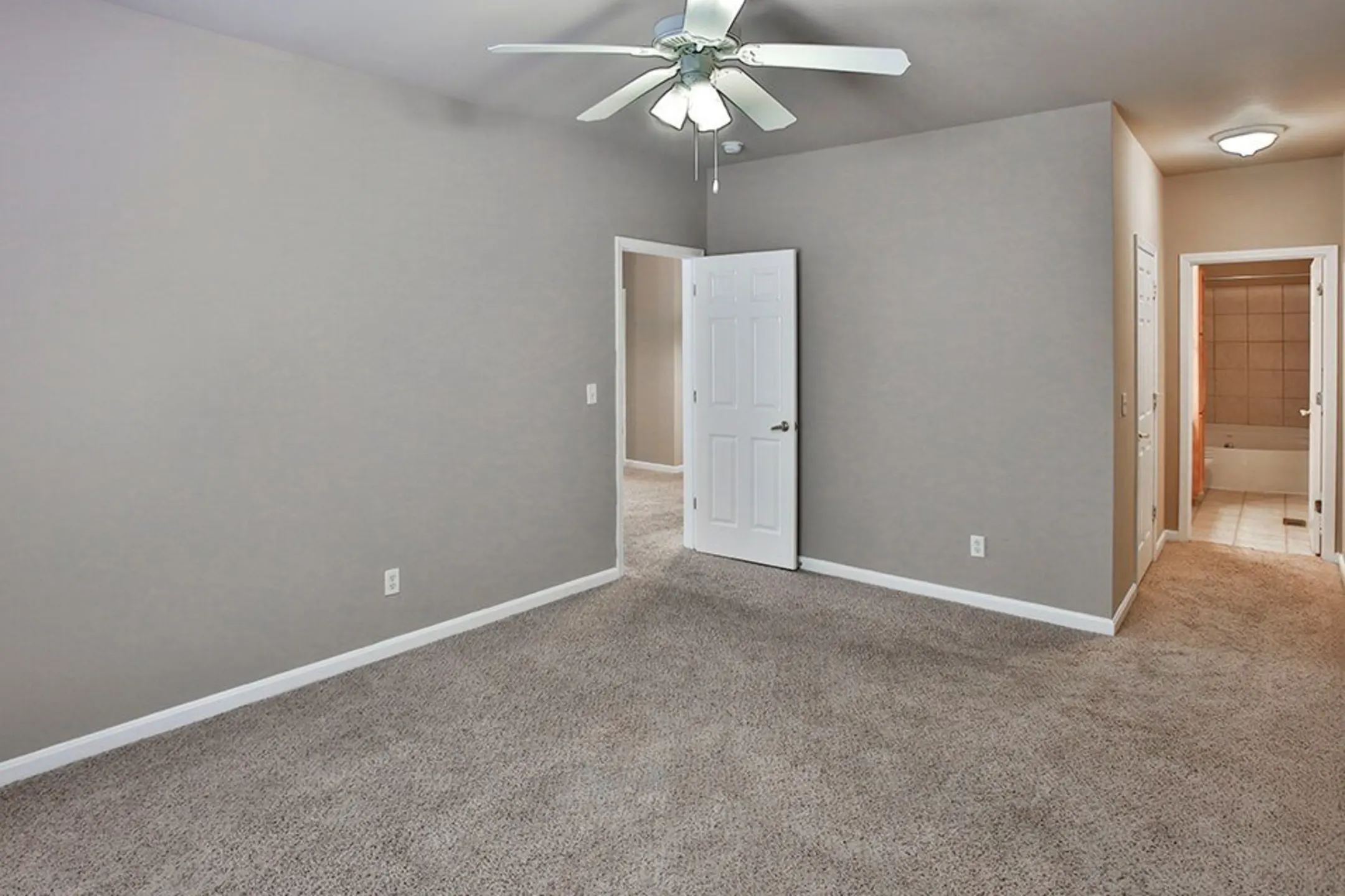 Bedroom - Willow Crossing - Terre Haute, IN